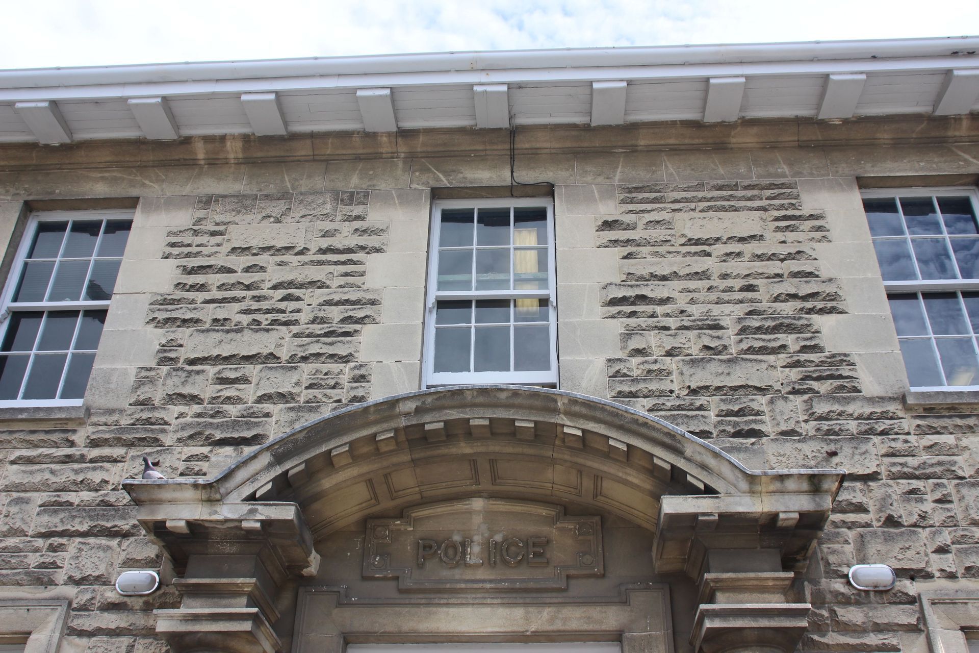 Oamaru-stone-split-limestone-stack-bond-limestone-police-station-2.JPG