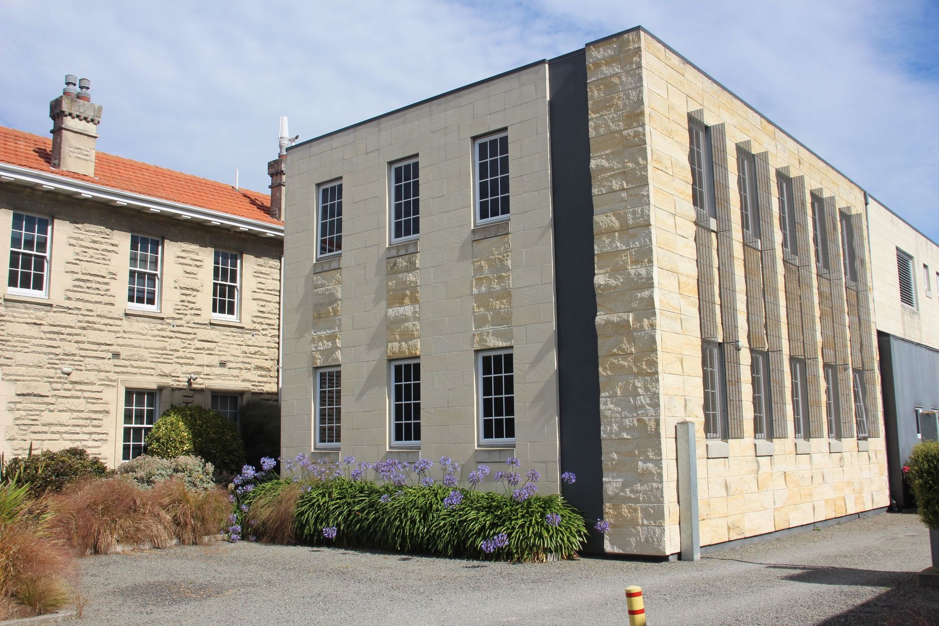 Oamaru-stone-split-limestone-stack-bond-limestone-police-station-28.JPG
