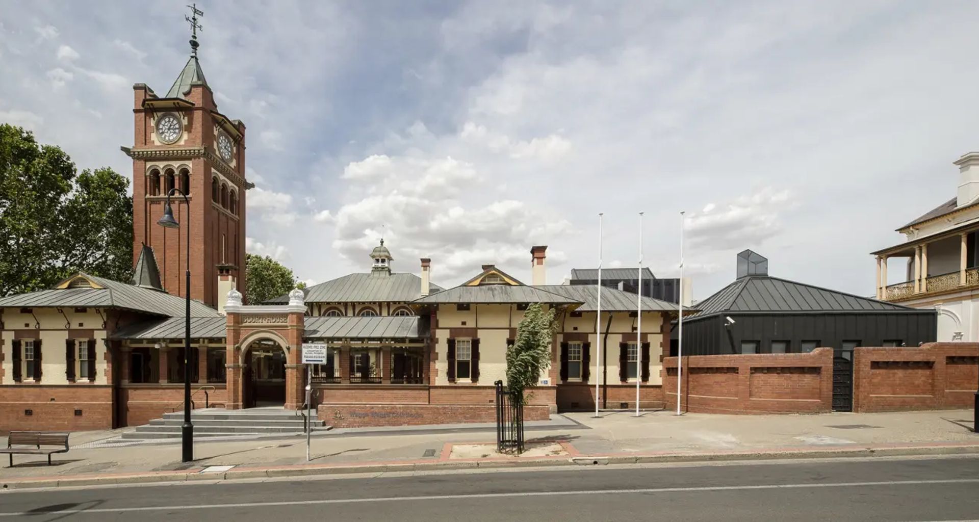 Wagga Wagga Courthouse banner