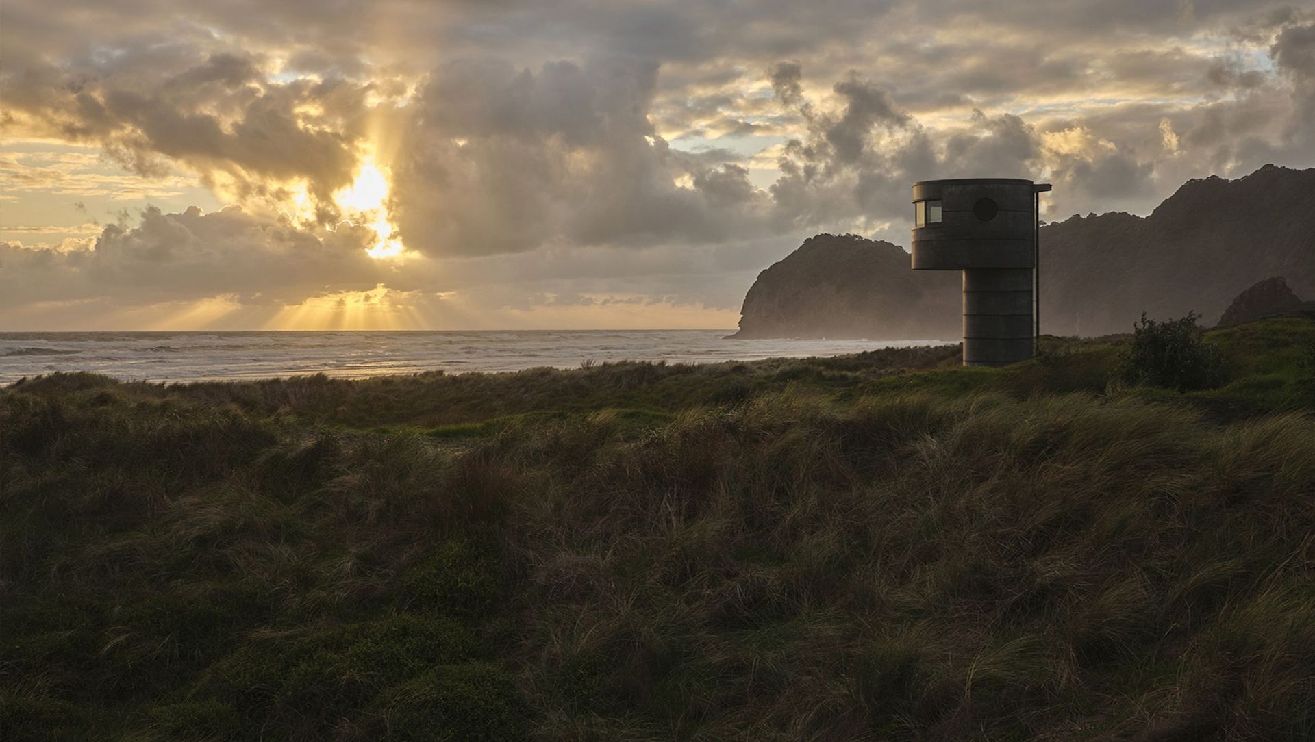Te Pae North Piha Surf Life-Saving Tower banner
