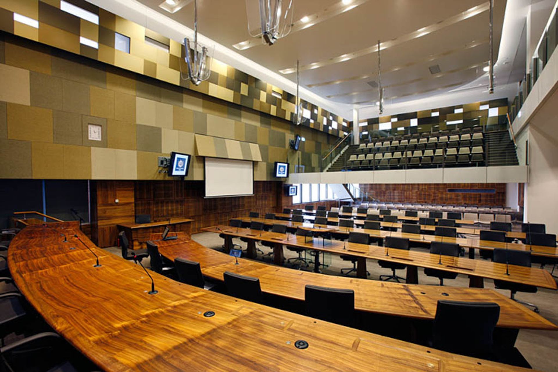 QUEEN SQUARE LAW COURTS