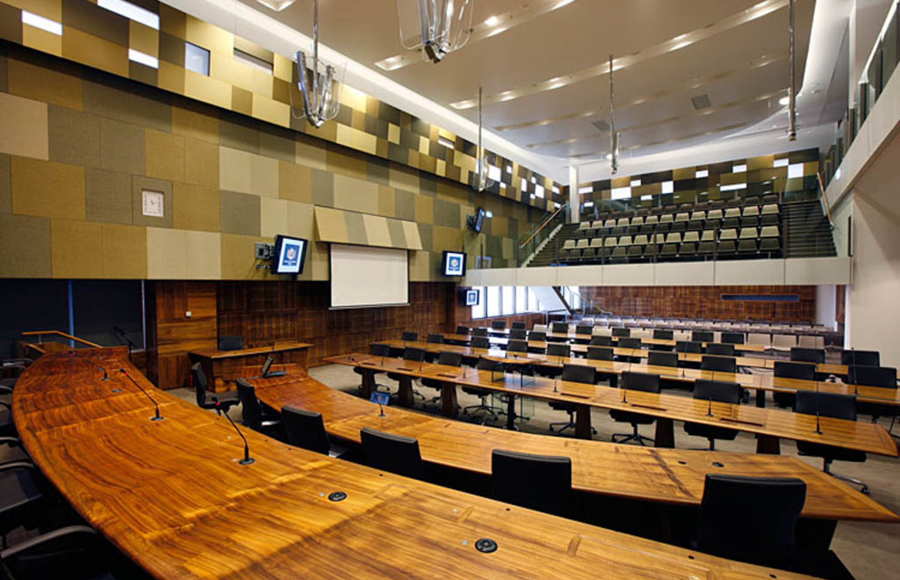 QUEEN SQUARE LAW COURTS