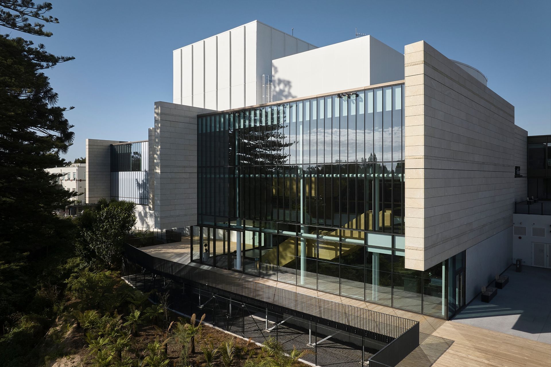 BNZ-TheatreCreditSam-Hartnett010-ap-compressed.jpg