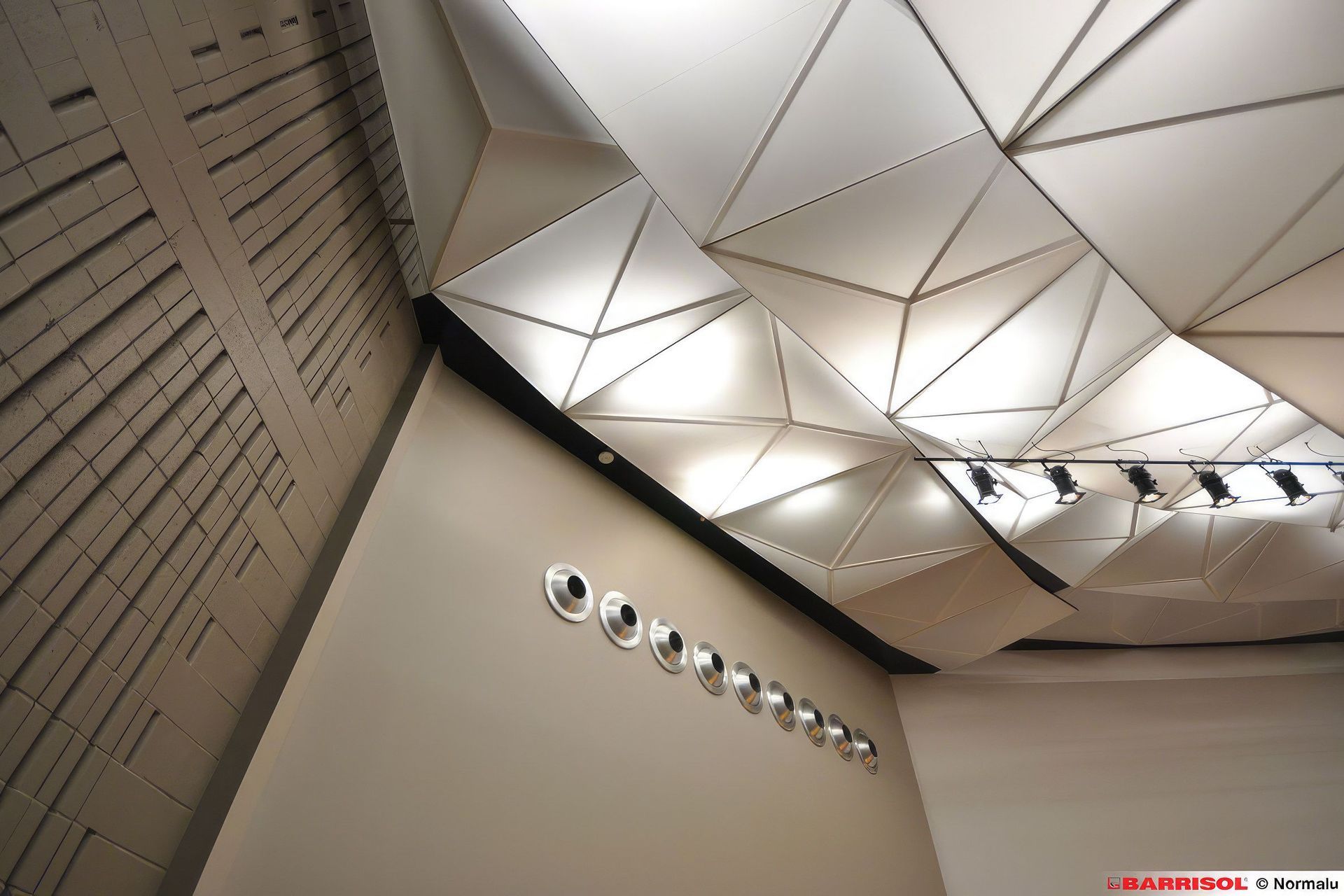 university-wollongong-australia-15-standard-scale-200x.jpg