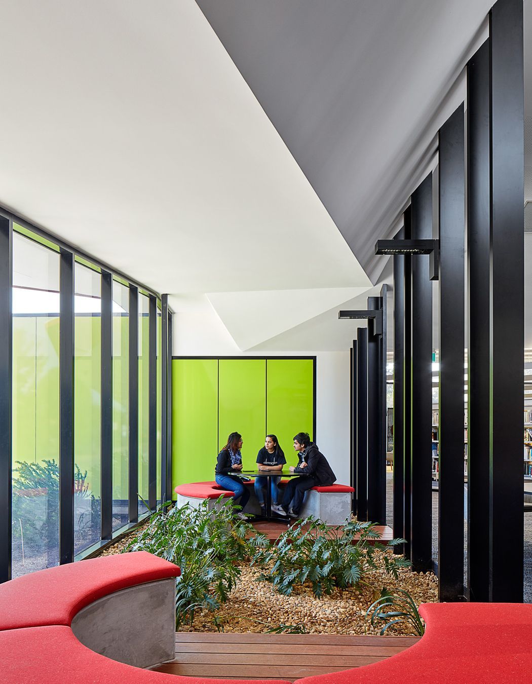 Holmesglen Institute – Student Hub and Learning Commons