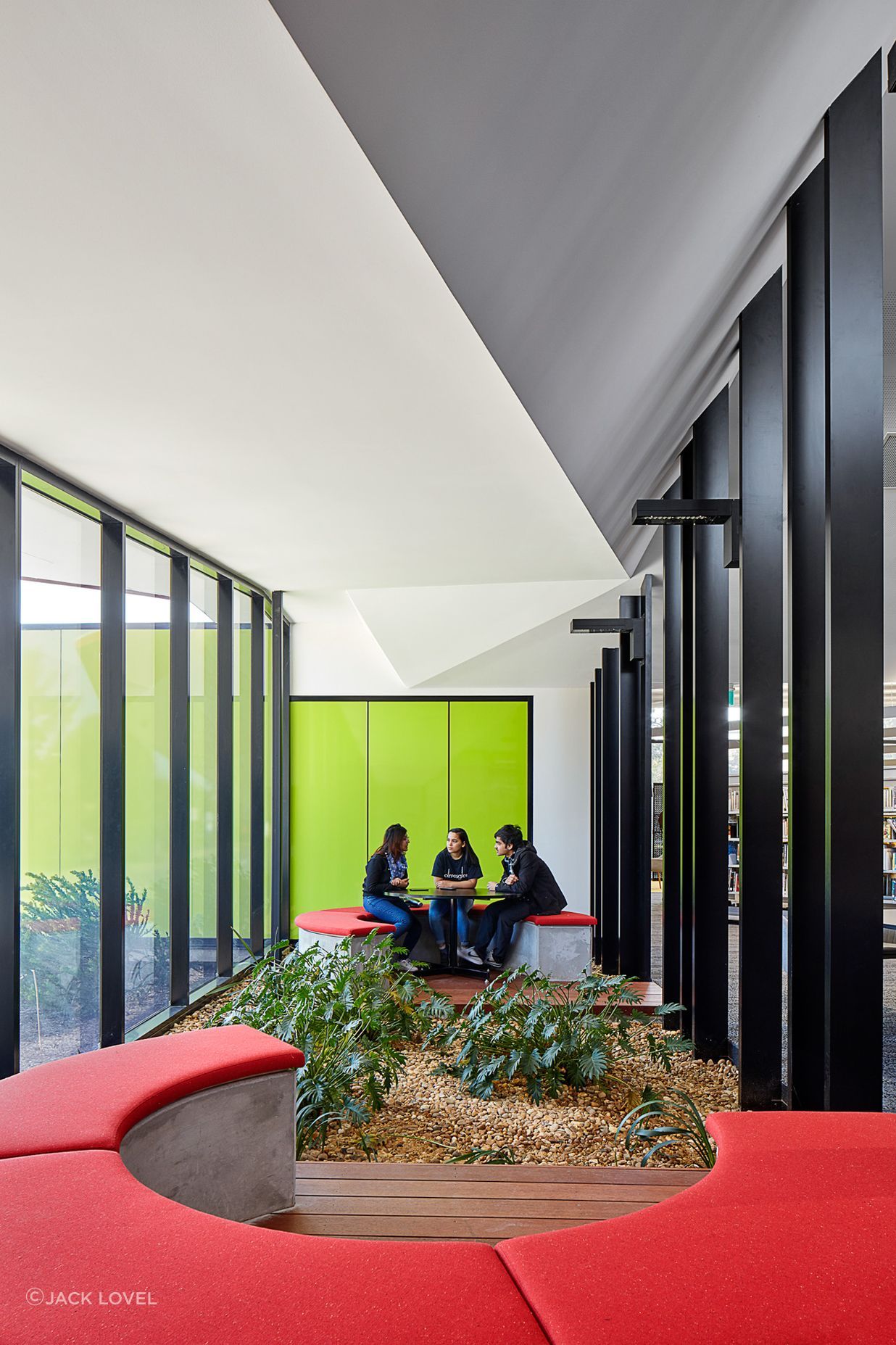 Holmesglen Institute – Student Hub and Learning Commons