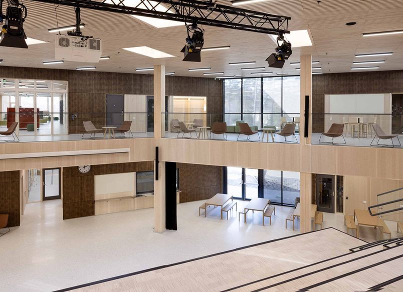 Hov Secondary School