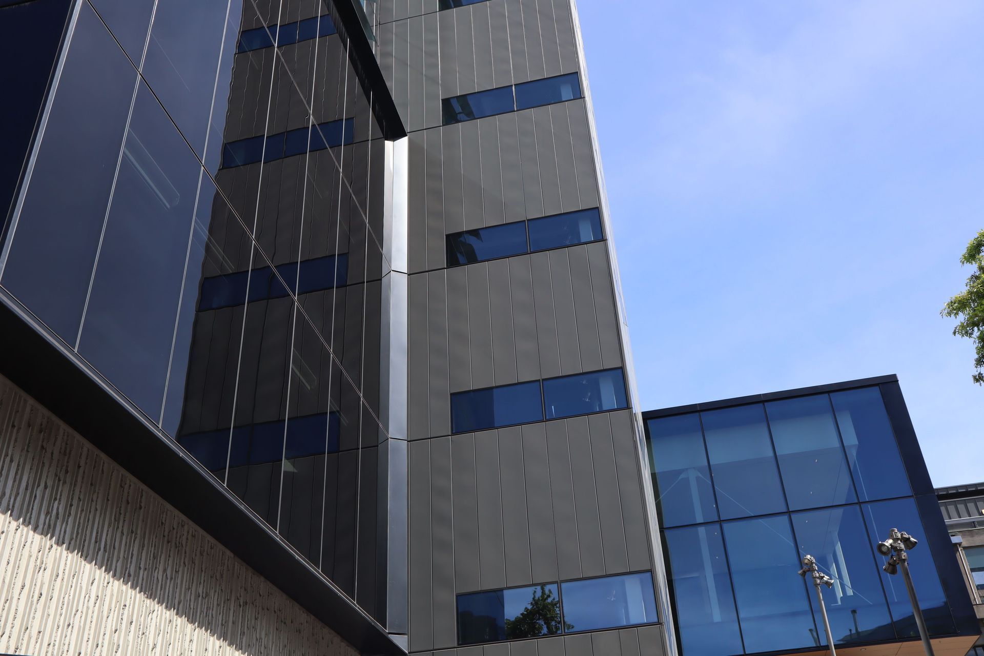 University of Auckalnd - Engineering (B405)