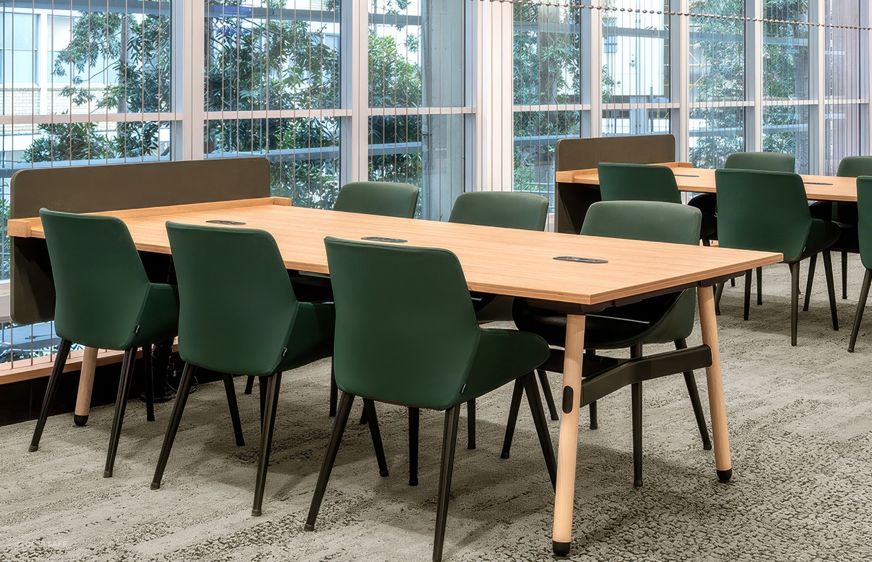 University-of-Queensland-Desk-Green-gigapixel-standard-v2-2x.jpeg