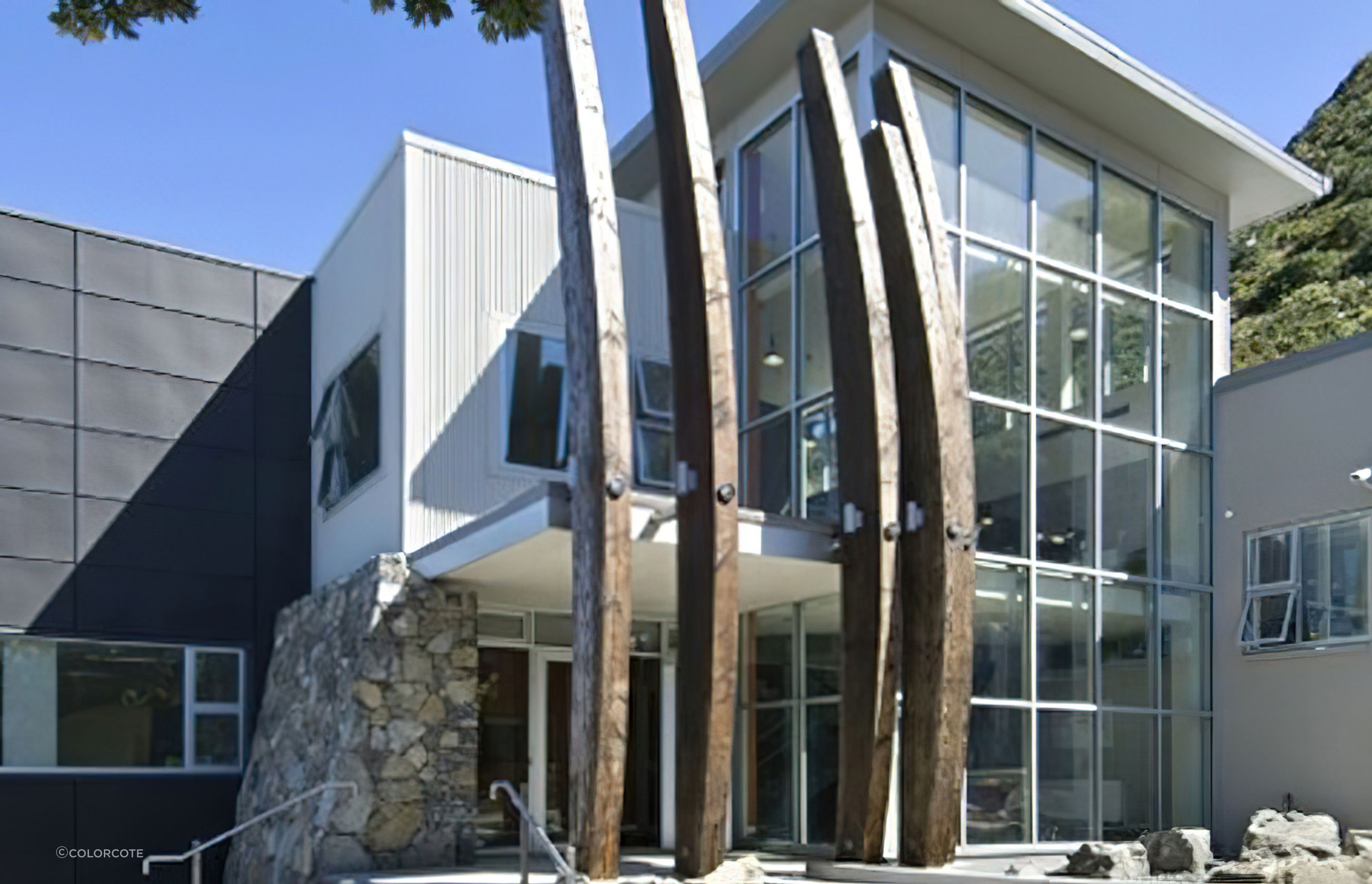 vicrtoria01-front-1.jpg