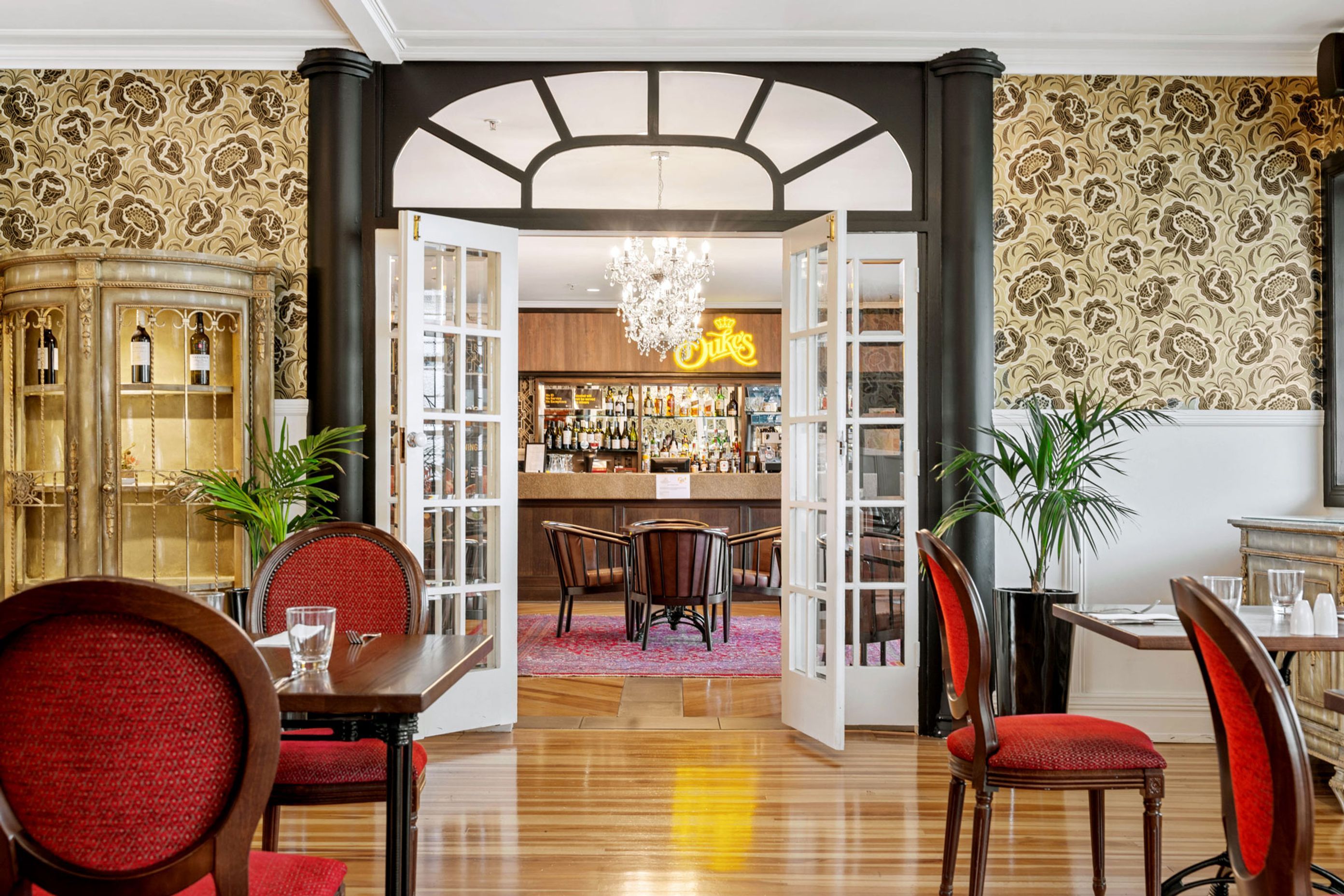 Dukes Bar