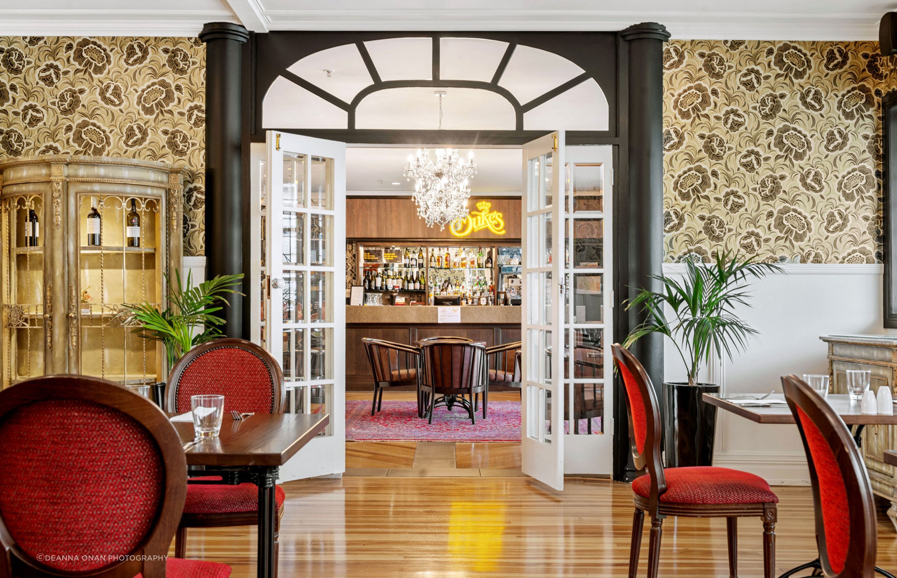Dukes Bar