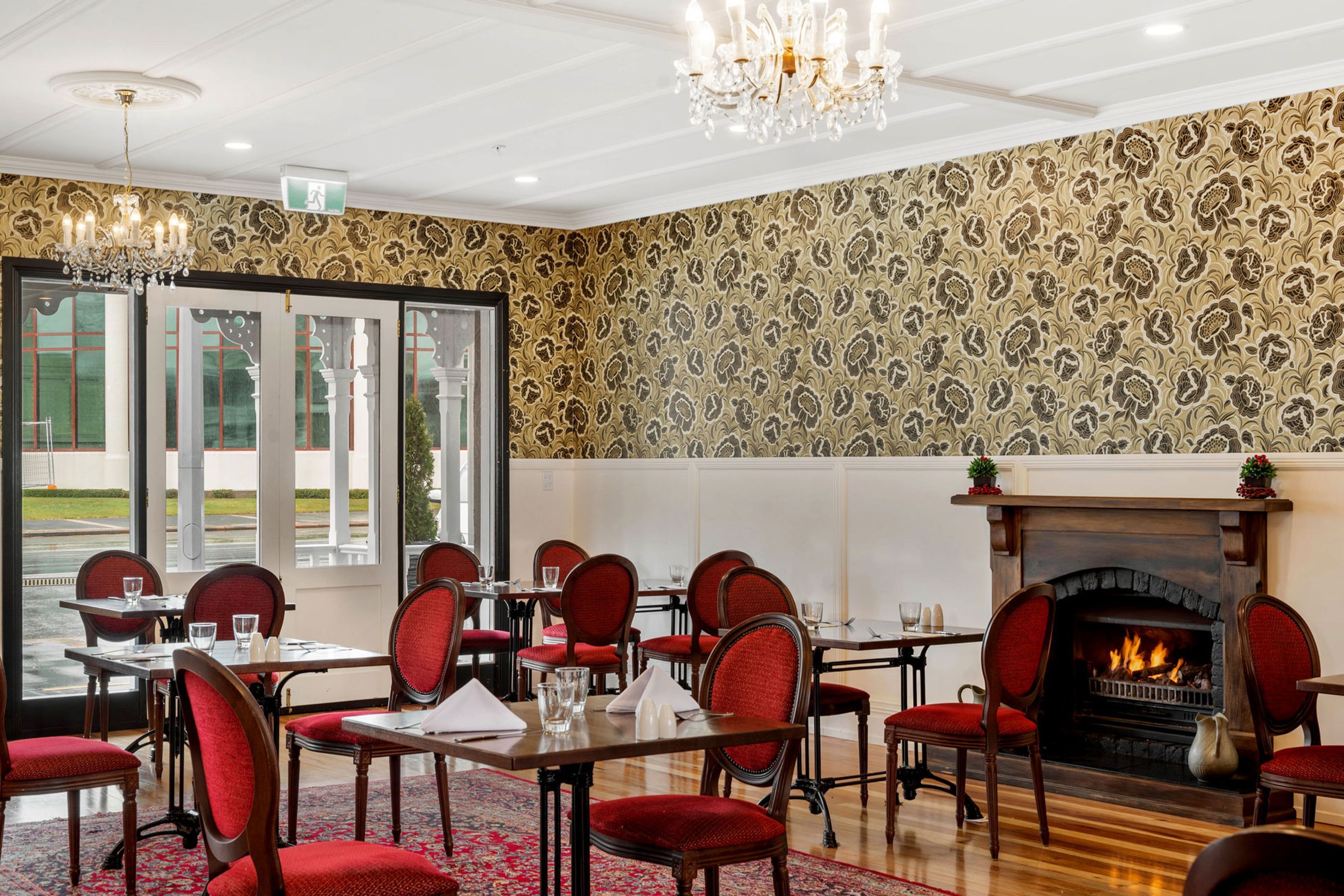 Dukes Bar