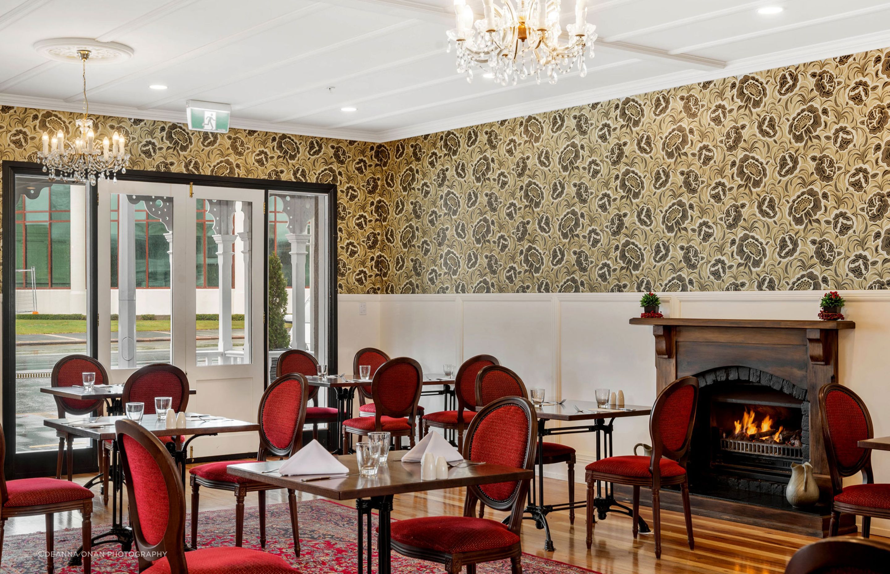 Dukes Bar
