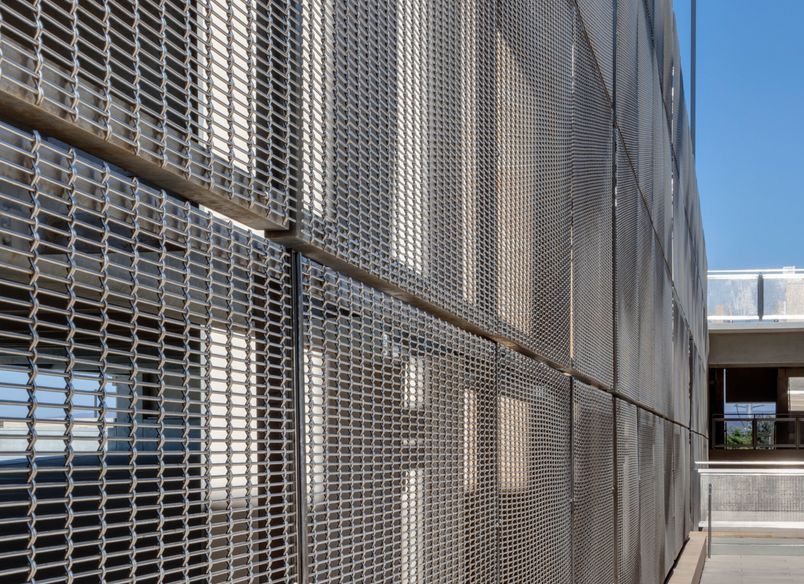 Mesh Balustrade for Outdoor Spaces