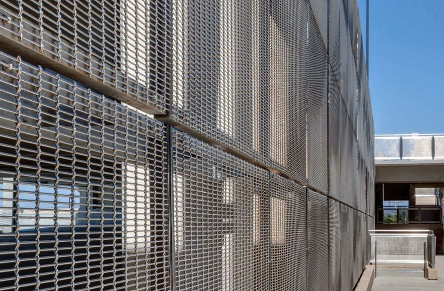 Mesh Balustrade for Outdoor Spaces