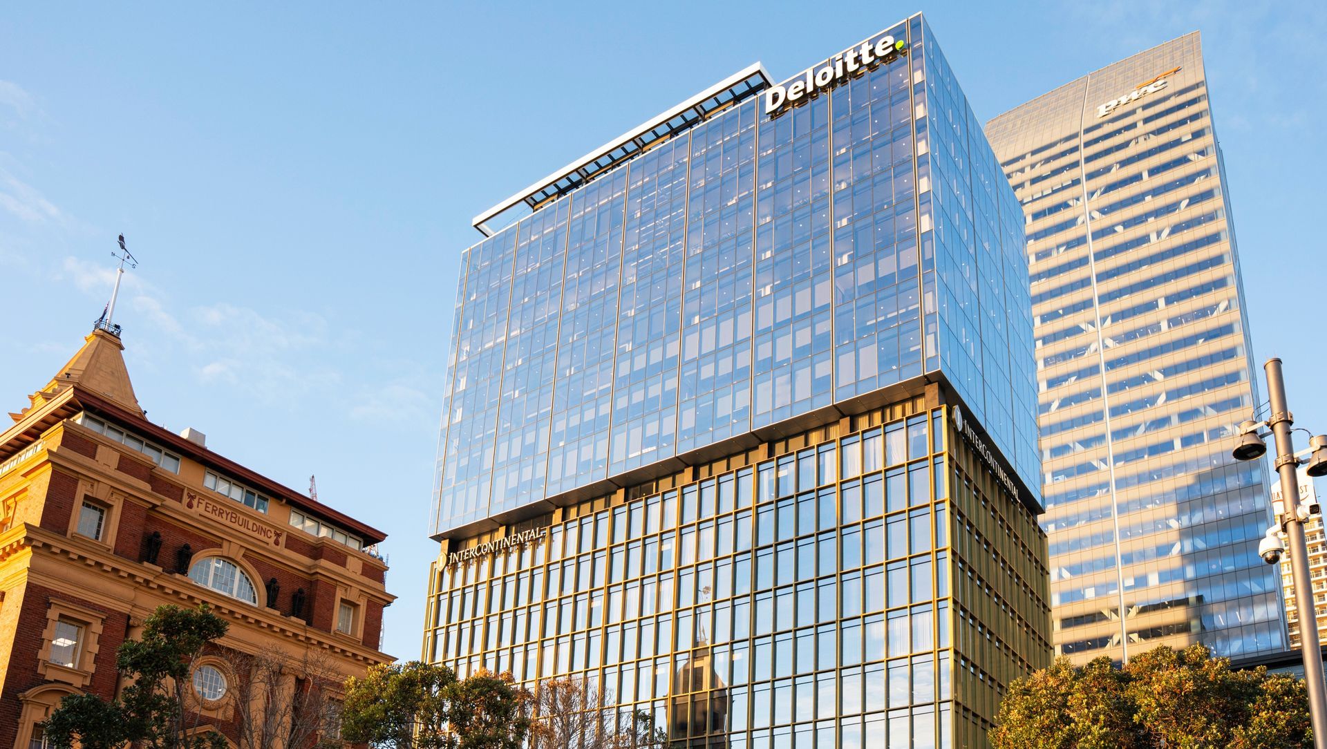 Deloitte Centre - 1 Queen Street banner