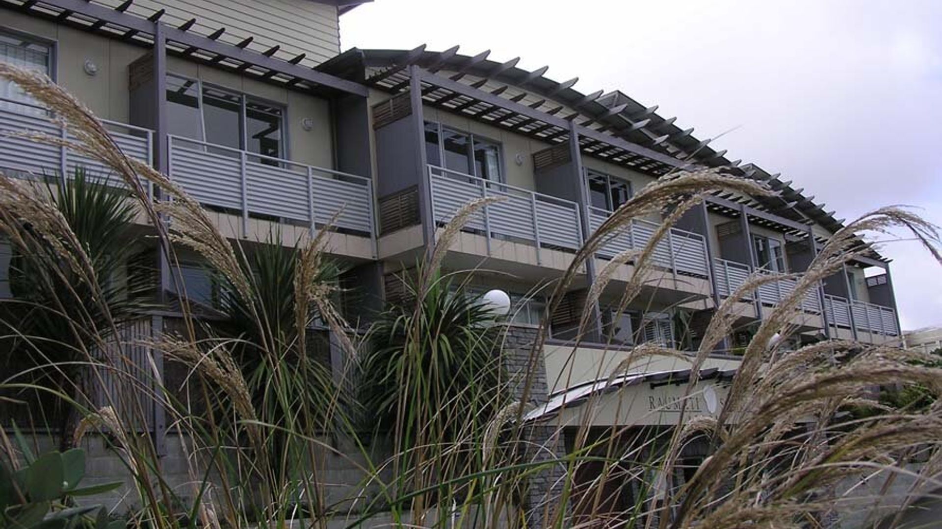 Raumati Sands Resort banner