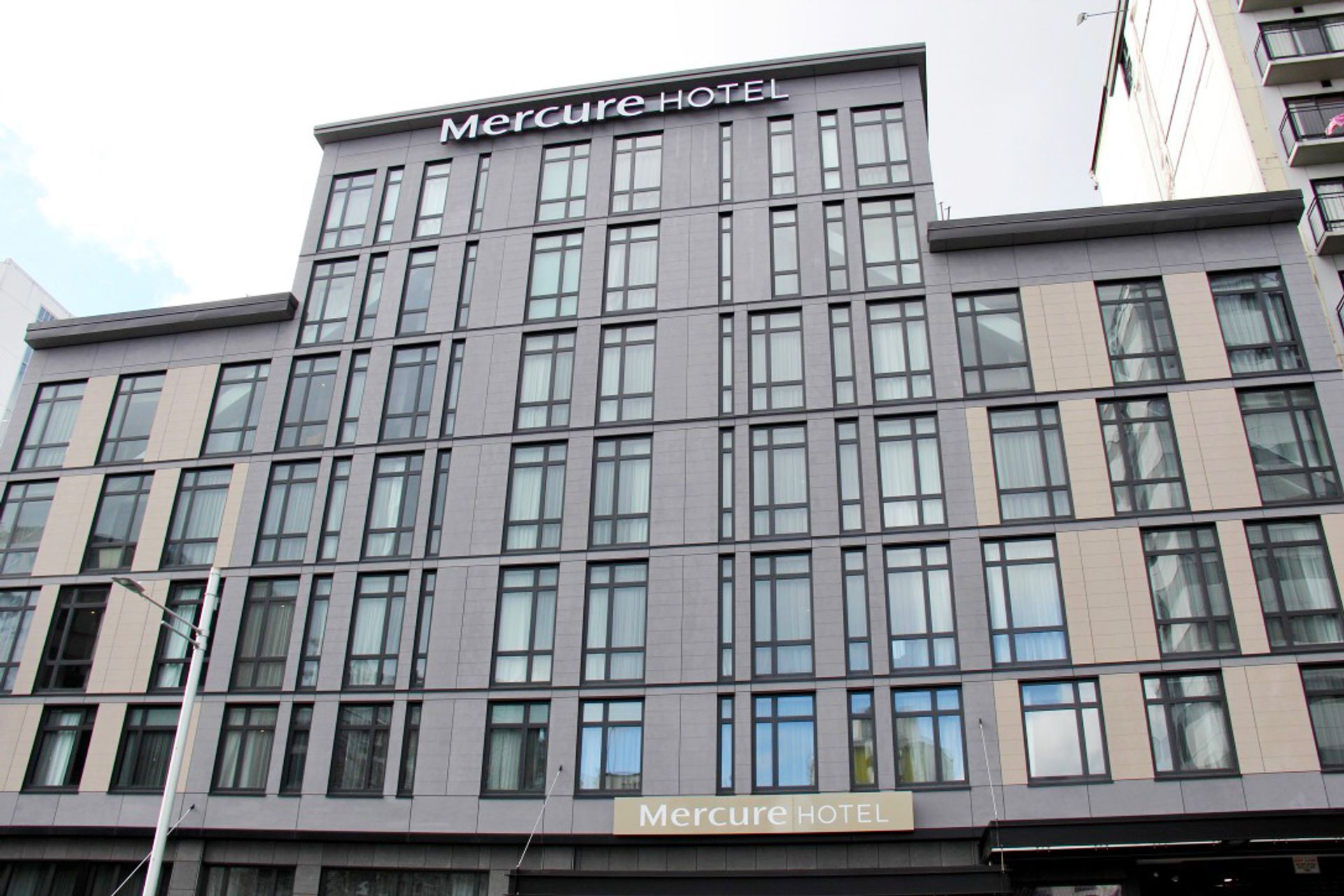 500 Queen Street. Products used: EQUITONE® TE10, TE20, TE60