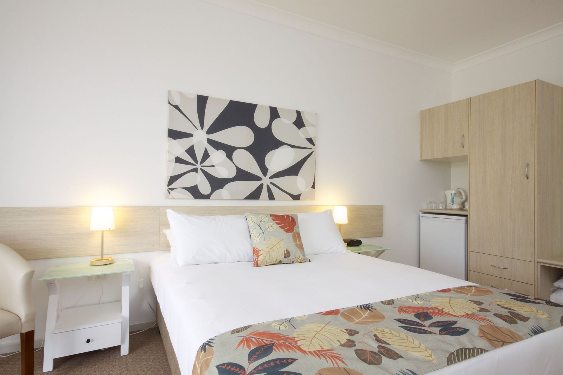 Capricorn Tavern and Motel