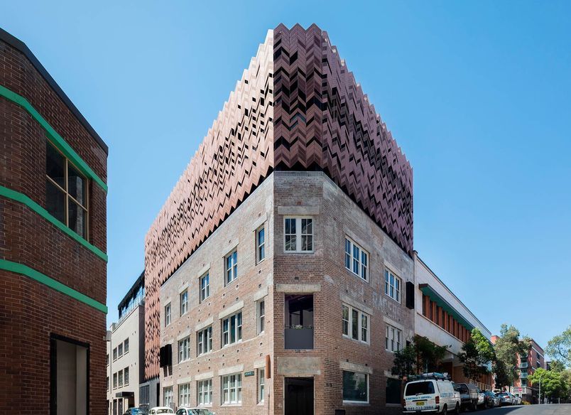 Paramount House Hotel