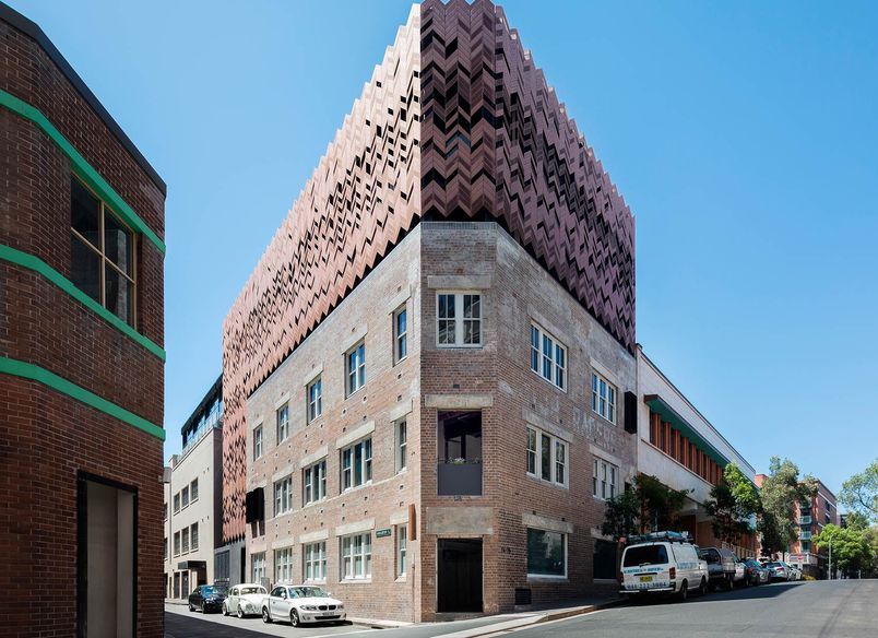 Paramount House Hotel