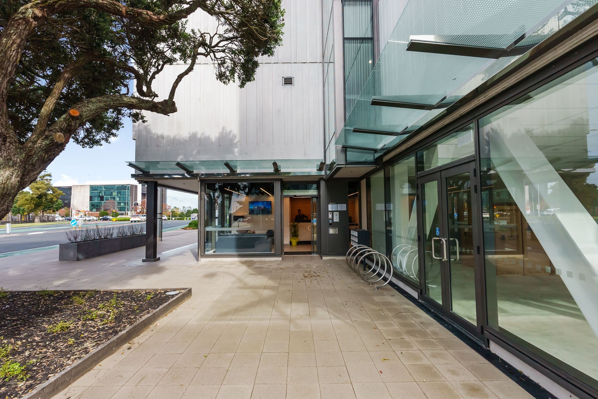 Quest Hotel, Takapuna