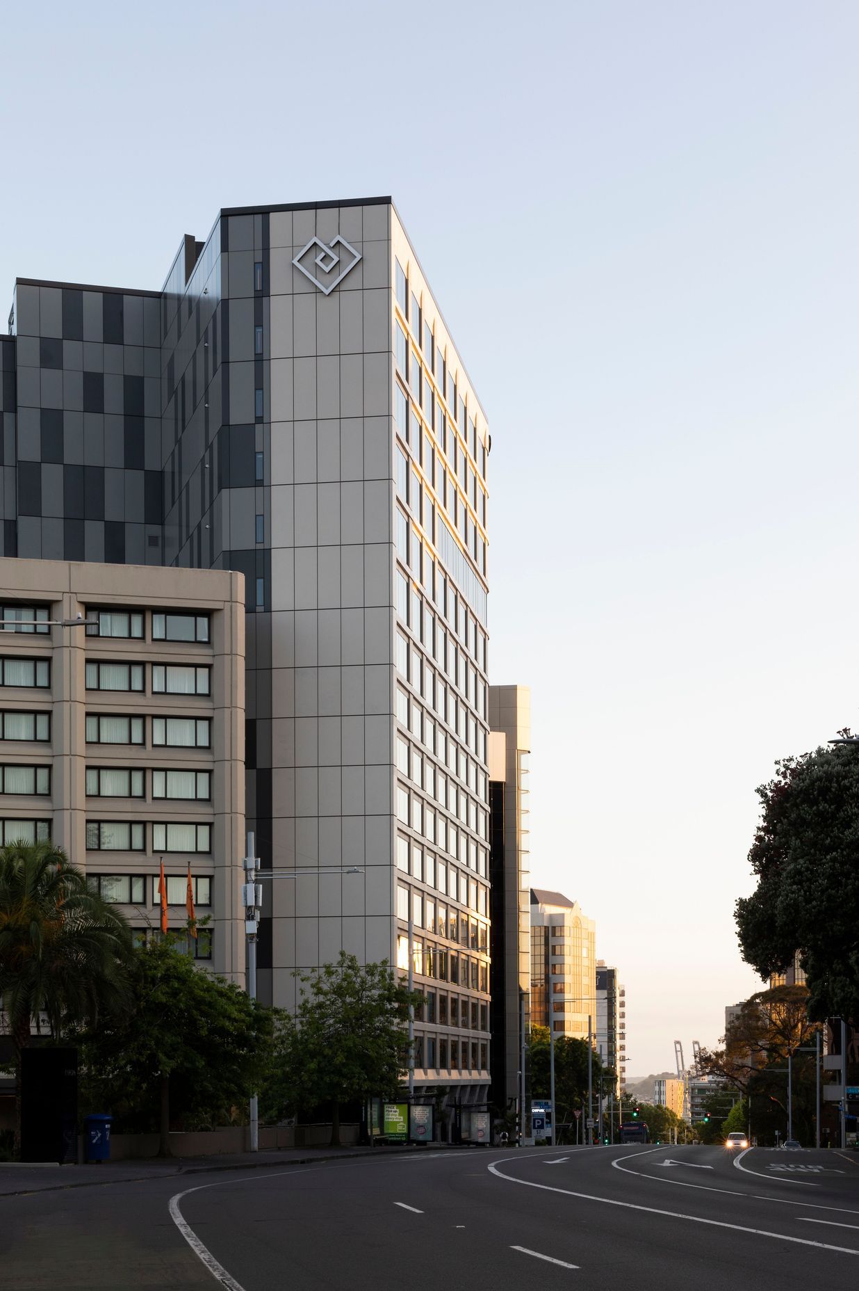 The 17-storey pinnacle tower adjoined to the old building matches the floor heights of the original,  but the floors above it are taller – affording grander rooms.