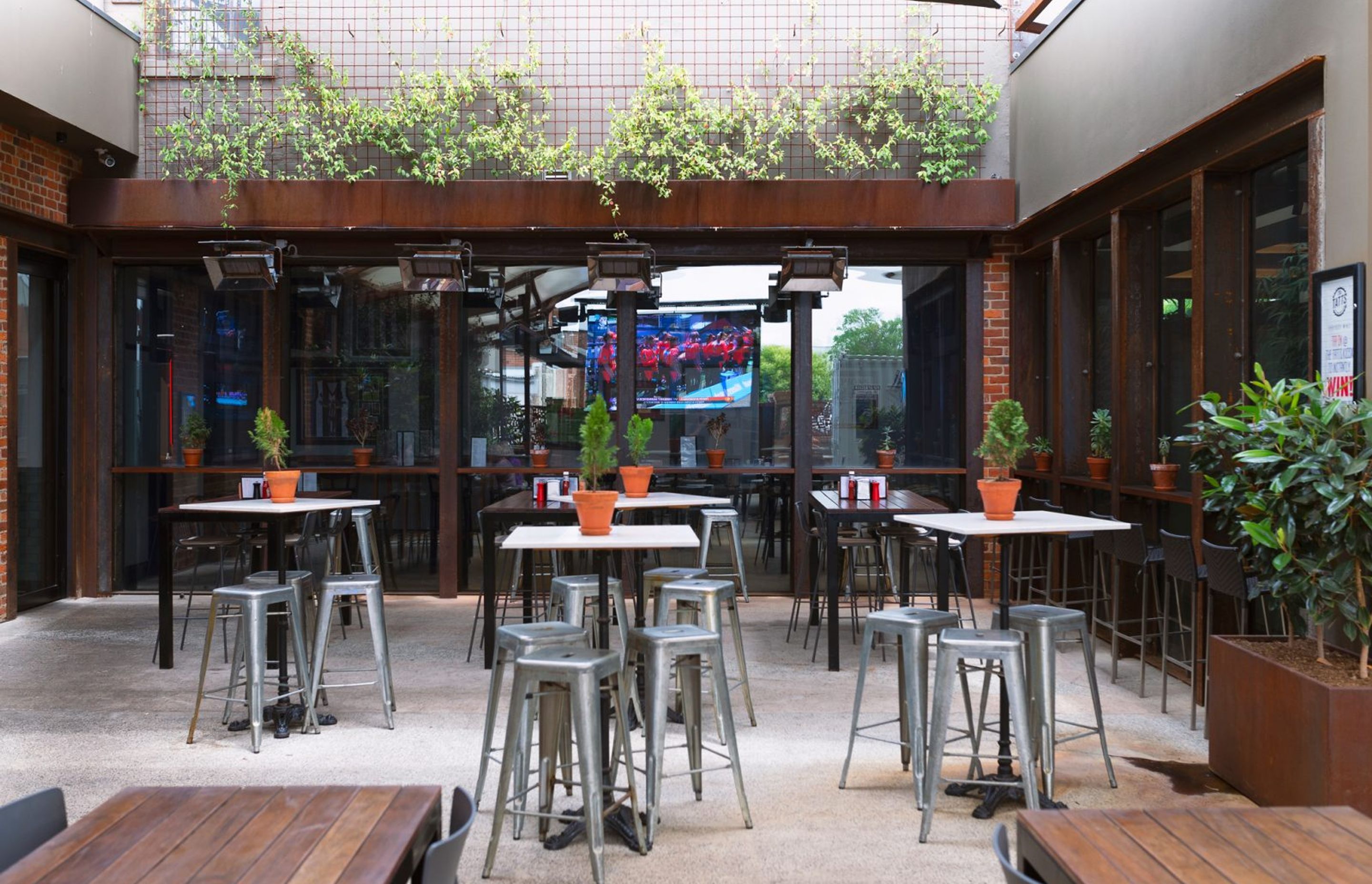 Tattersals Hotel