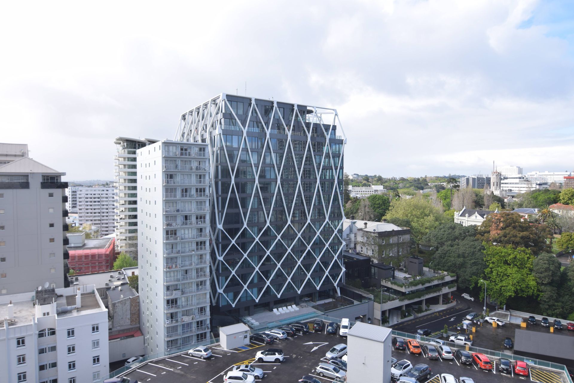 Dominion Constructors - The International