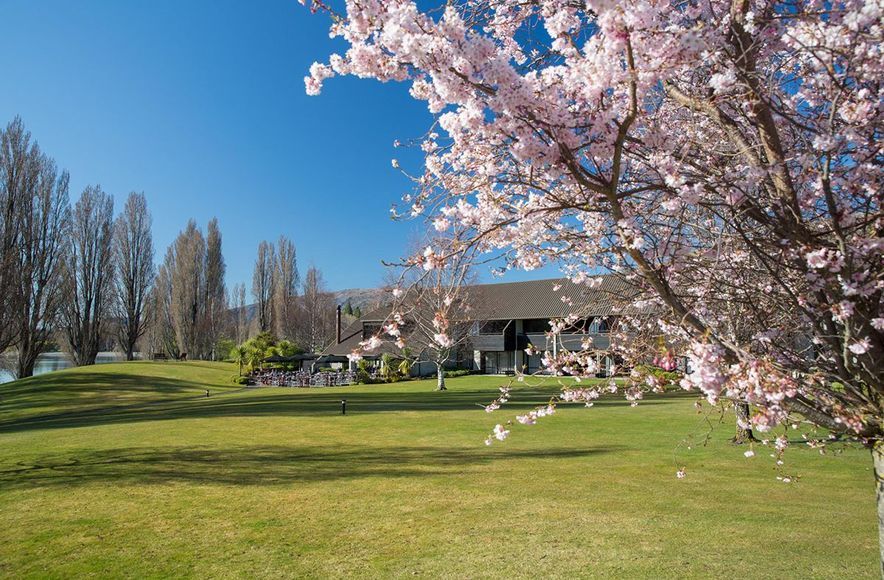 Edgewater Lake Wanaka