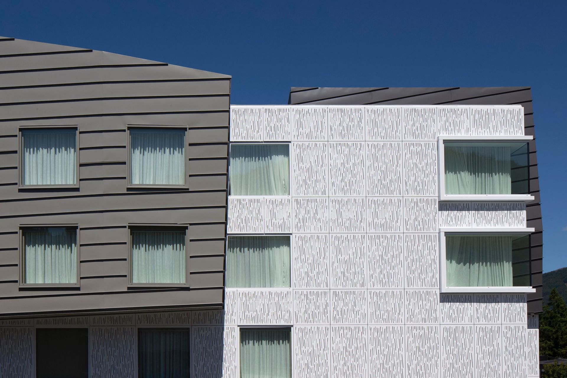 Holiday Inn Express | Detailing