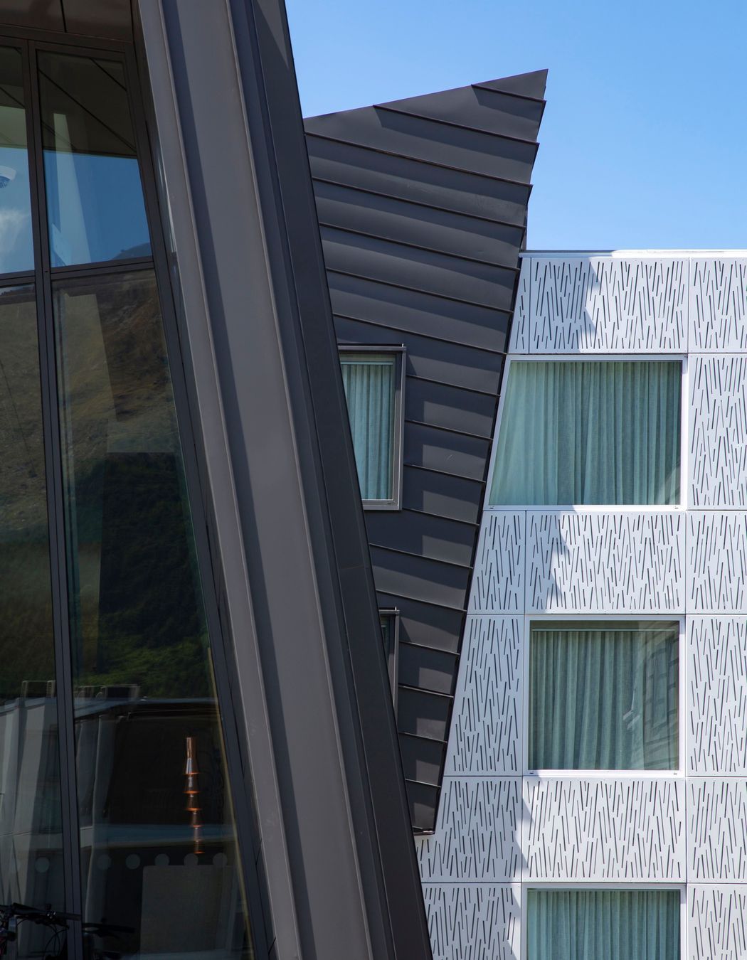 Holiday Inn Express | Detailing