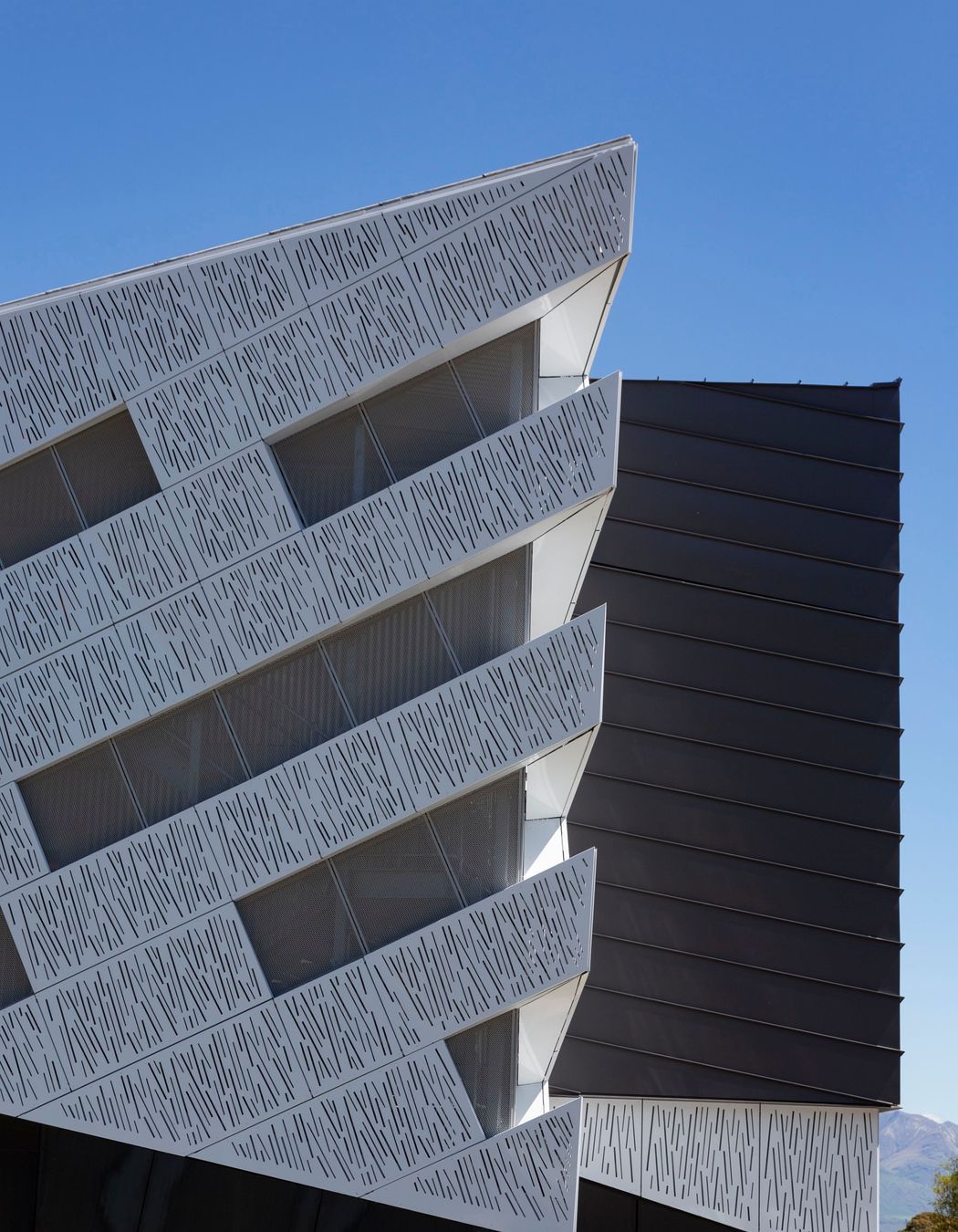 Holiday Inn Express | Detailing