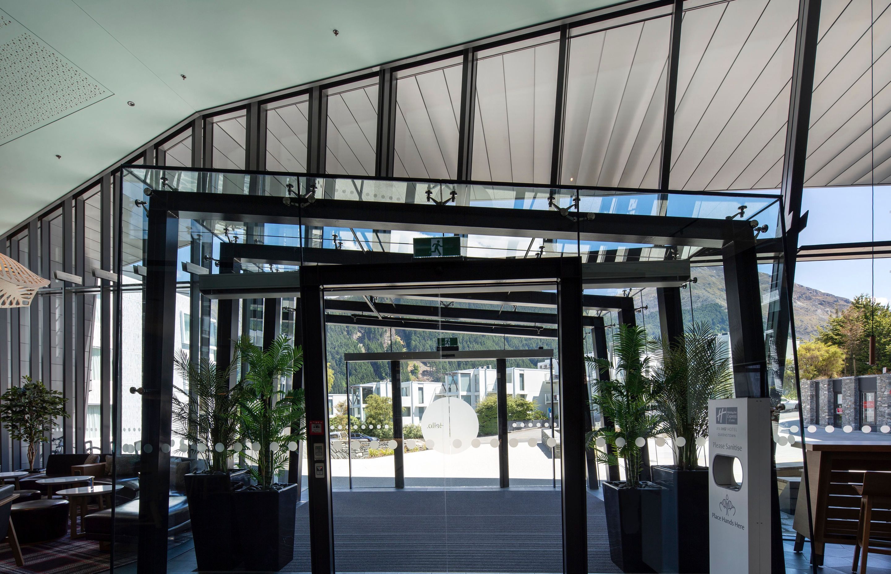 Holiday Inn Express | Detailing