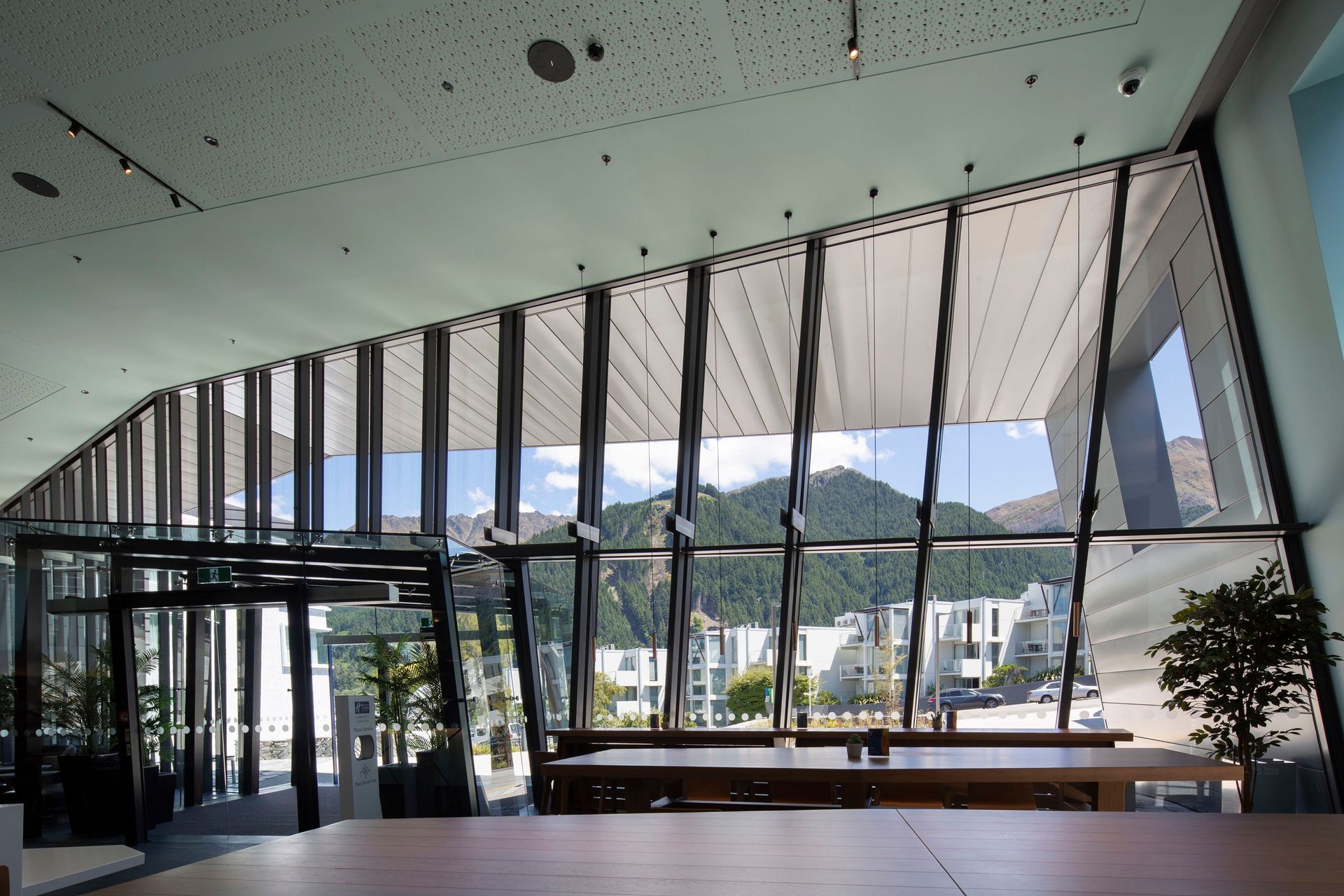 Holiday Inn Express | Detailing