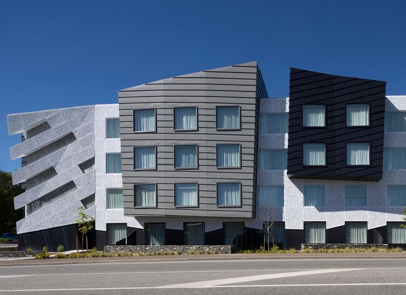 Holiday Inn Express | Detailing | McAuliffe Stevens Architects