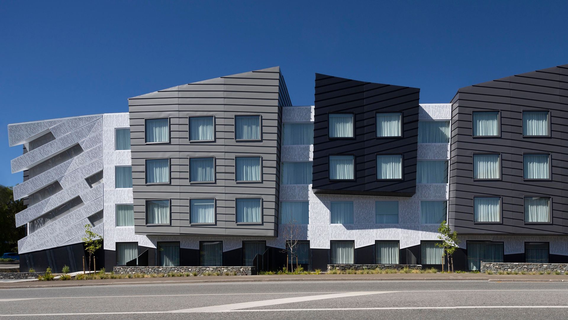 Holiday Inn Express | Detailing | McAuliffe Stevens Architects banner