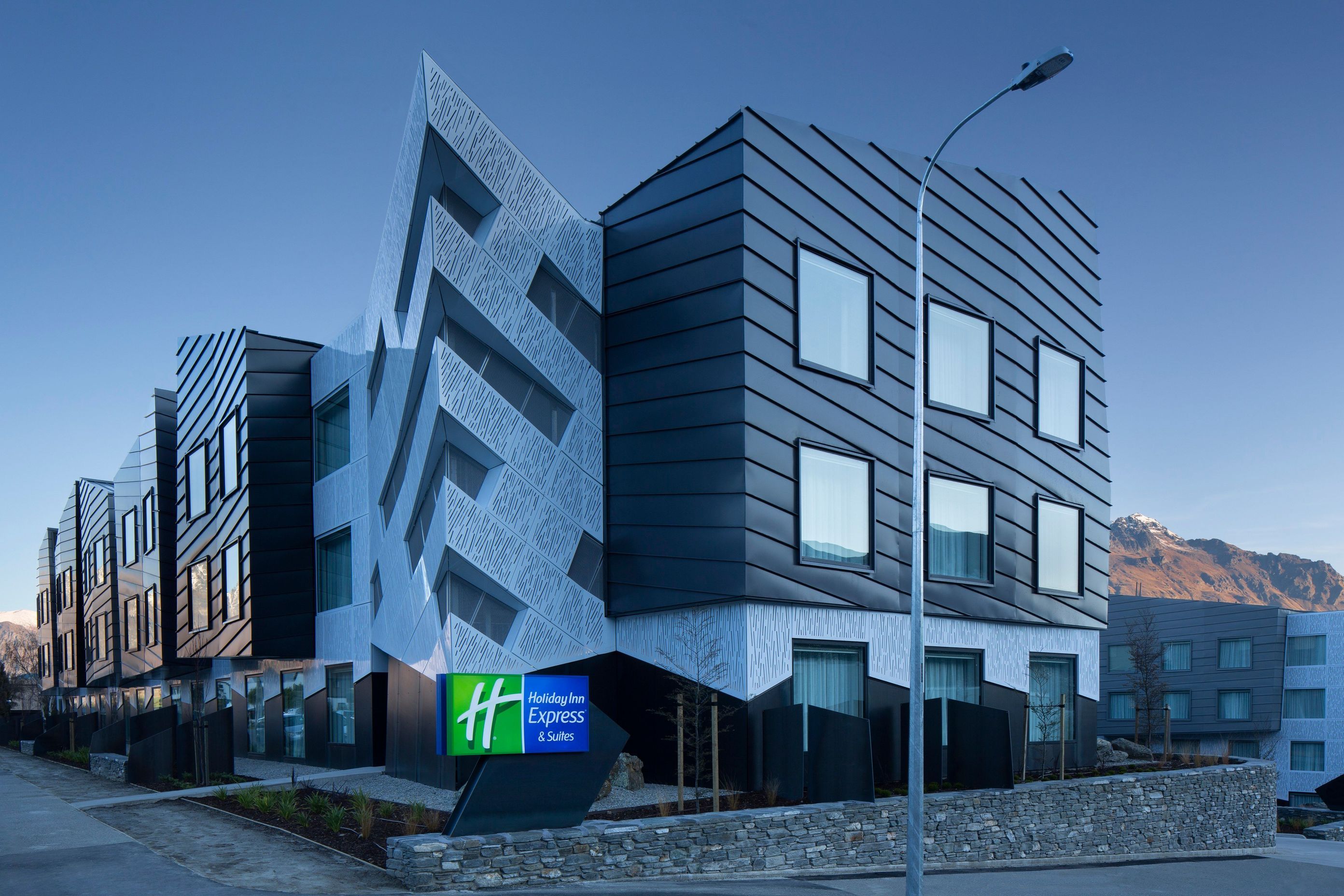 Holiday Inn Express | McAuliffe Stevens Architects