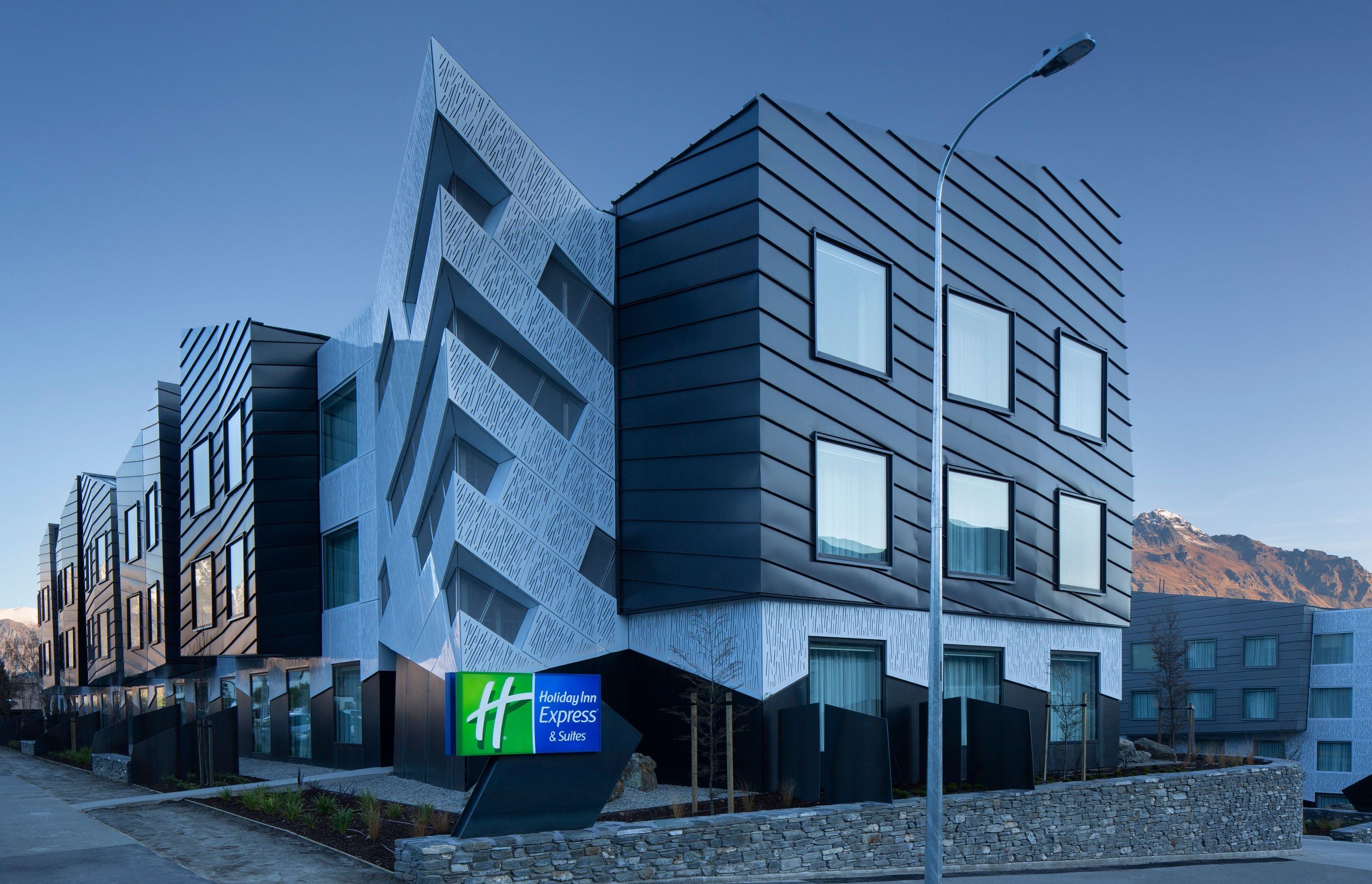 Holiday Inn Express | McAuliffe Stevens Architects