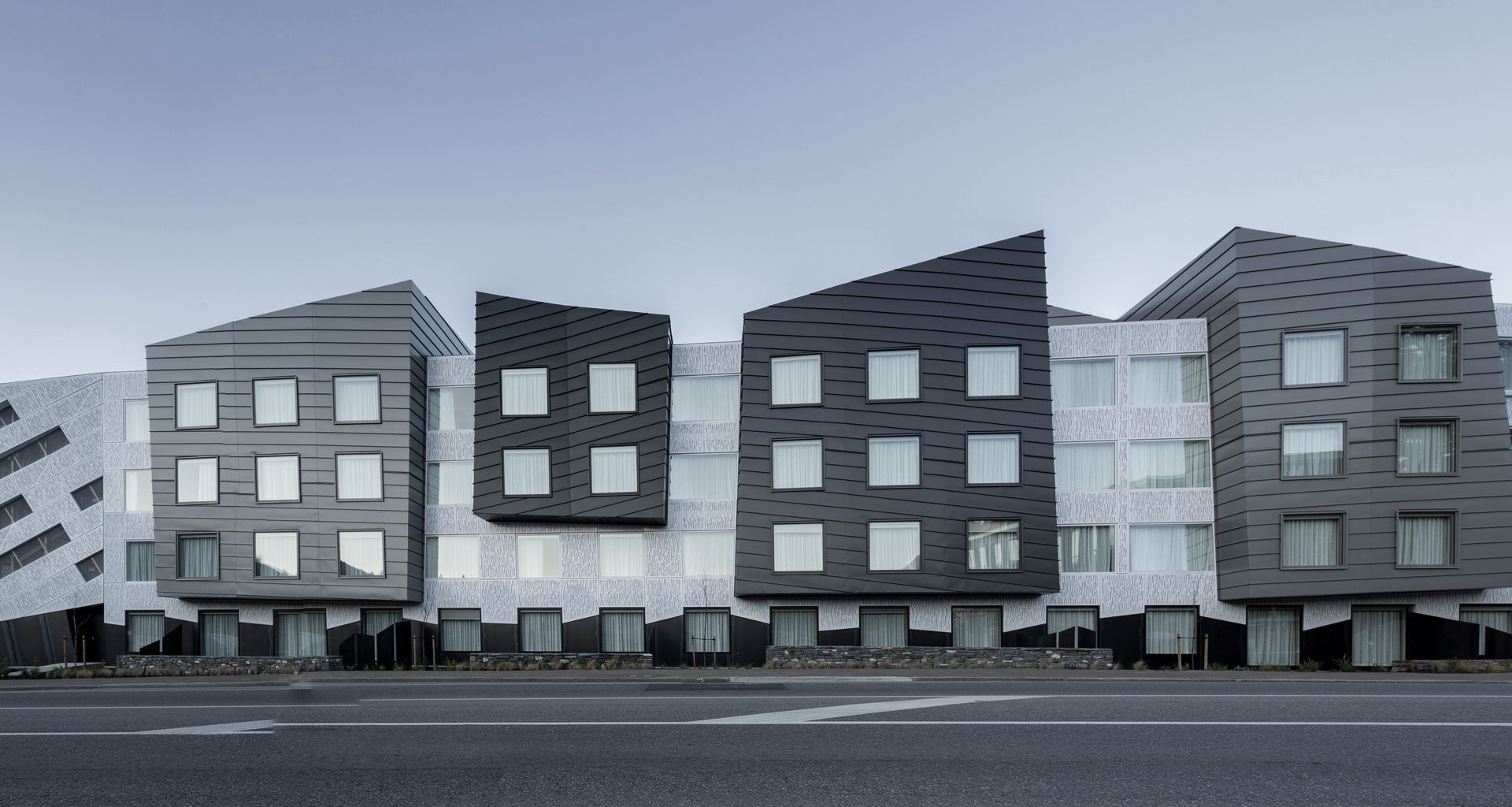 Holiday Inn Express | McAuliffe Stevens Architects banner