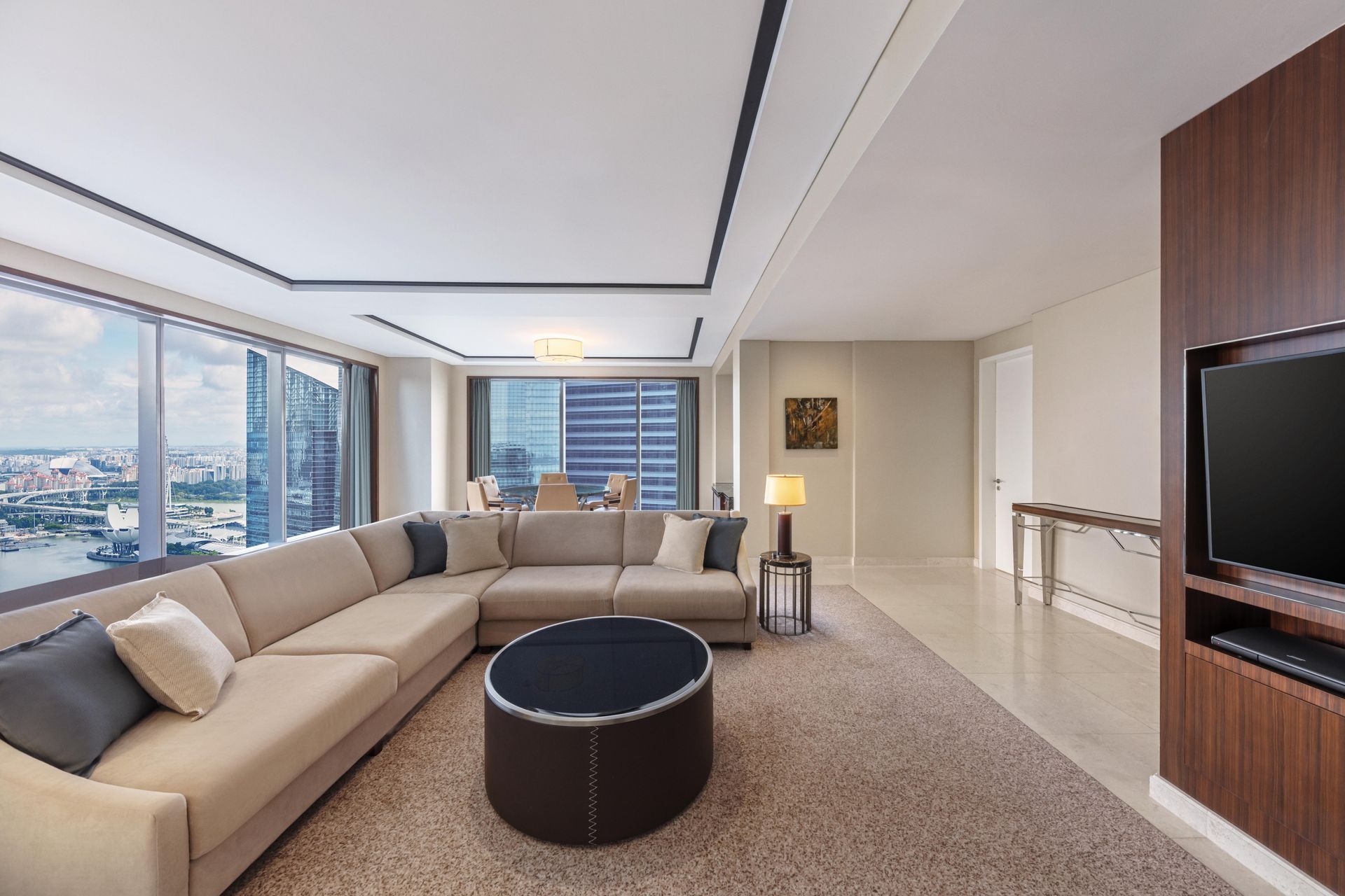 HarborViewSuite-living-ap-compressed.jpg