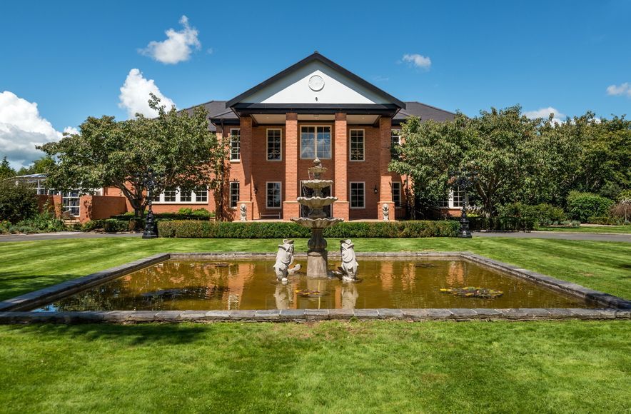 Henley Hotel