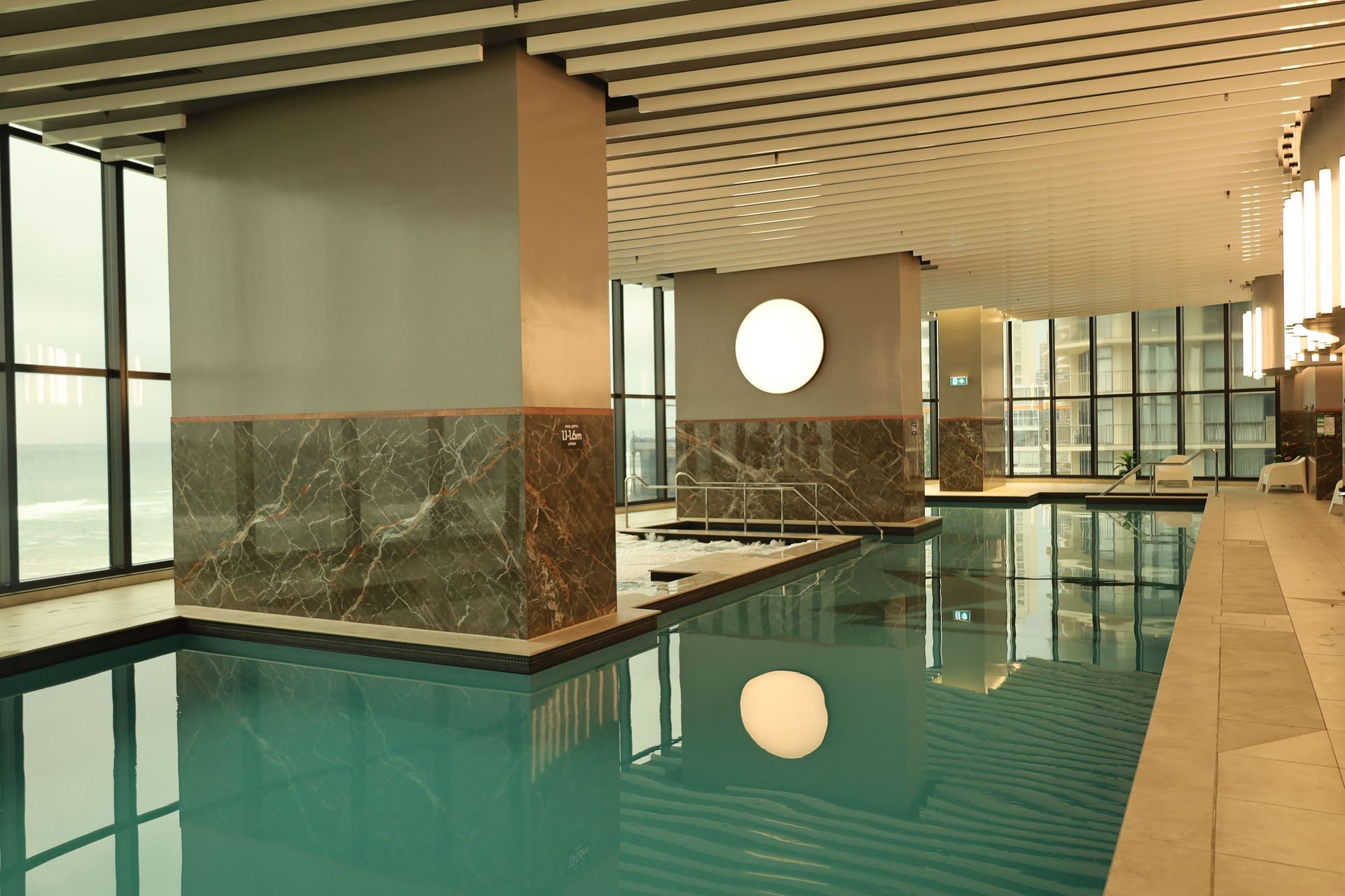 Meriton Suites Surfers Paradise - Gold Coast