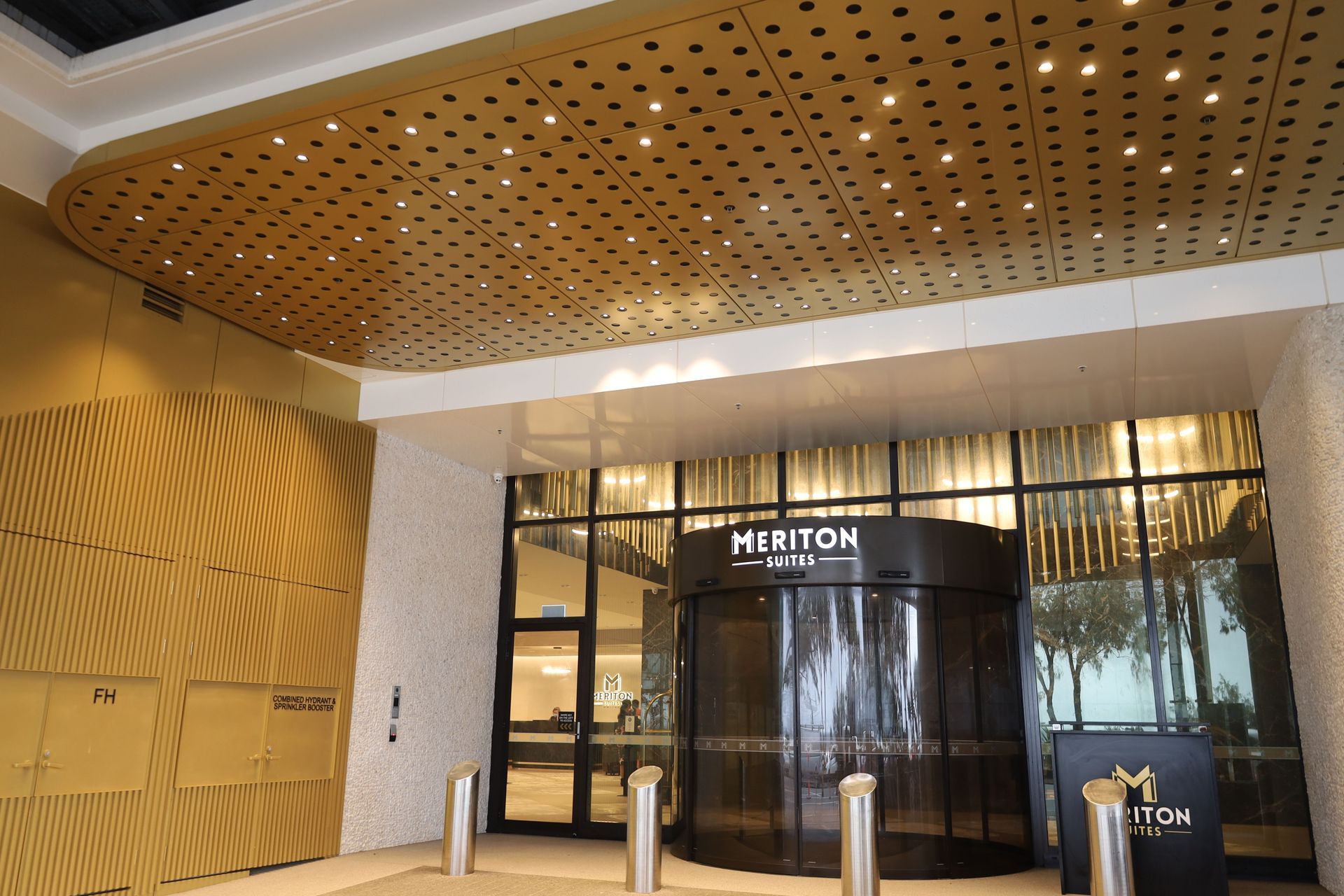 Meriton Suites Surfers Paradise - Gold Coast
