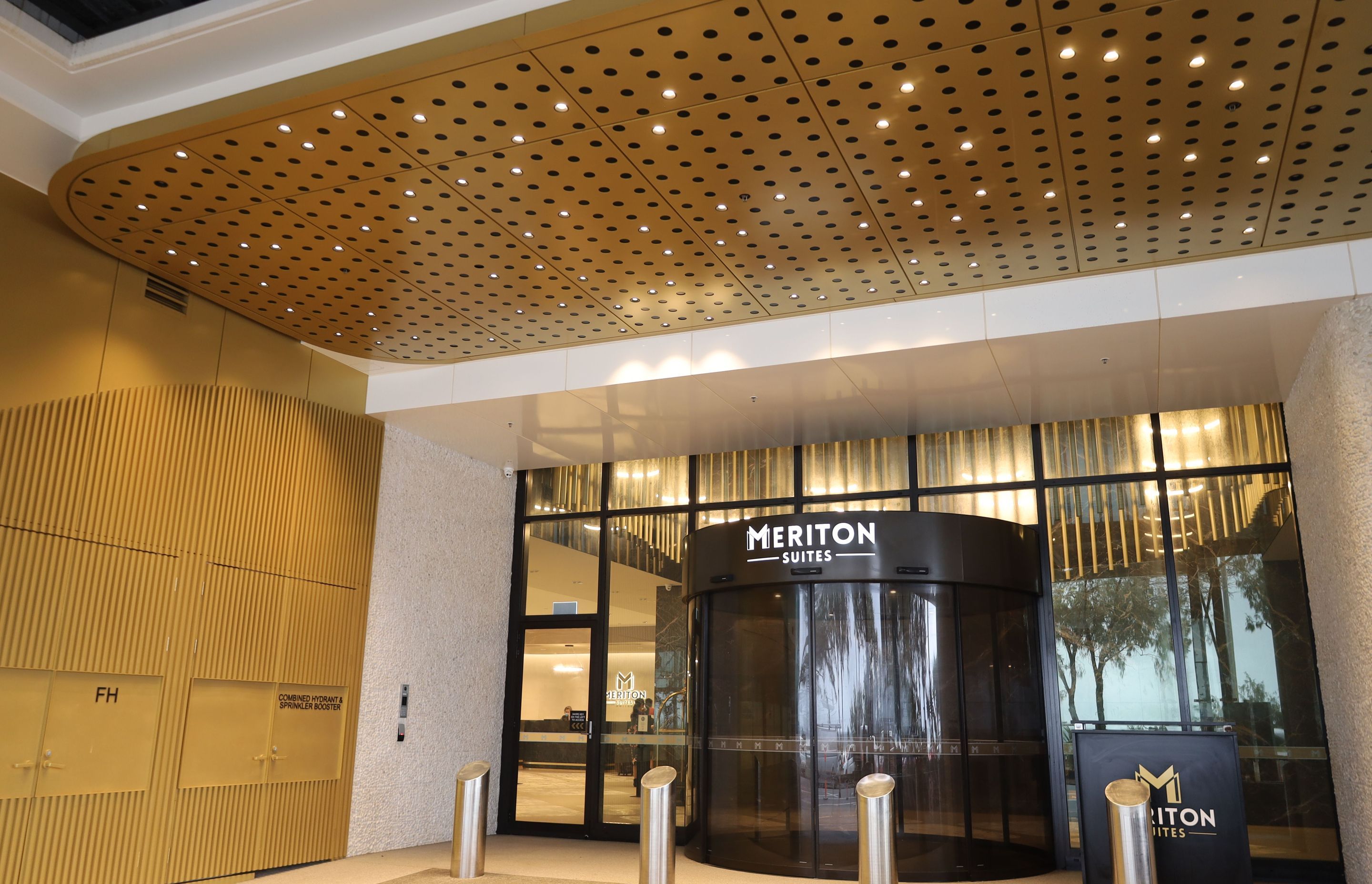 Meriton Suites Surfers Paradise - Gold Coast
