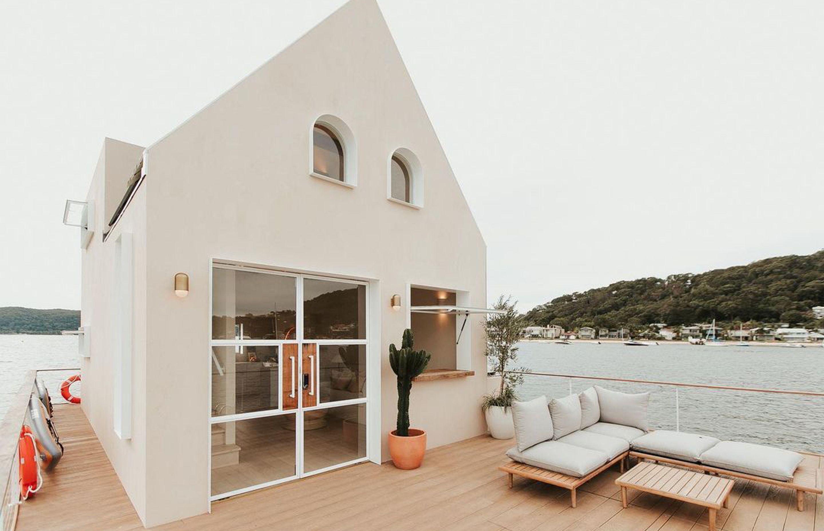 Luxury Floating Villa by Lilypad Palm Beach
