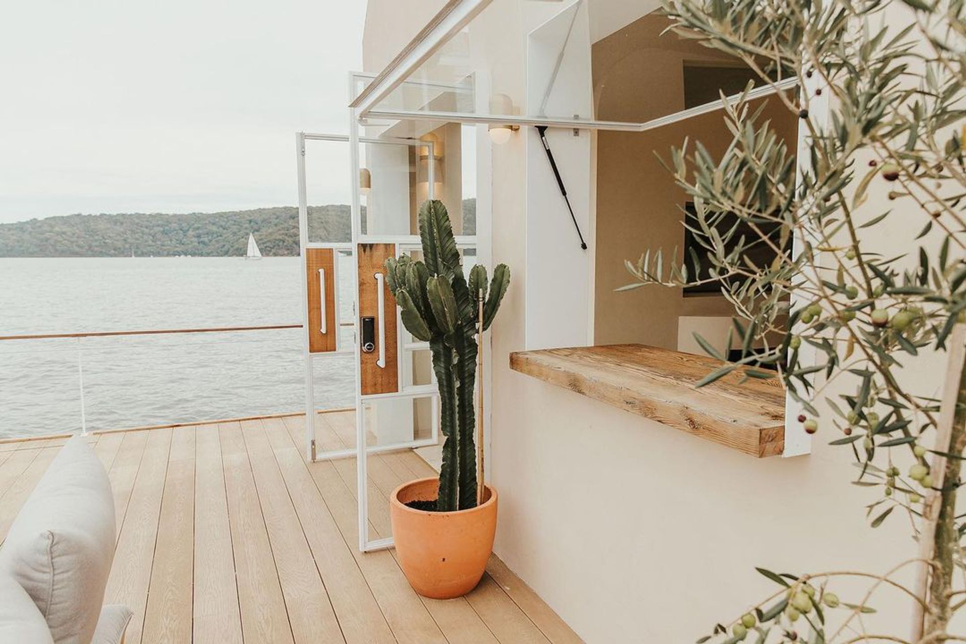 Luxury Floating Villa by Lilypad Palm Beach