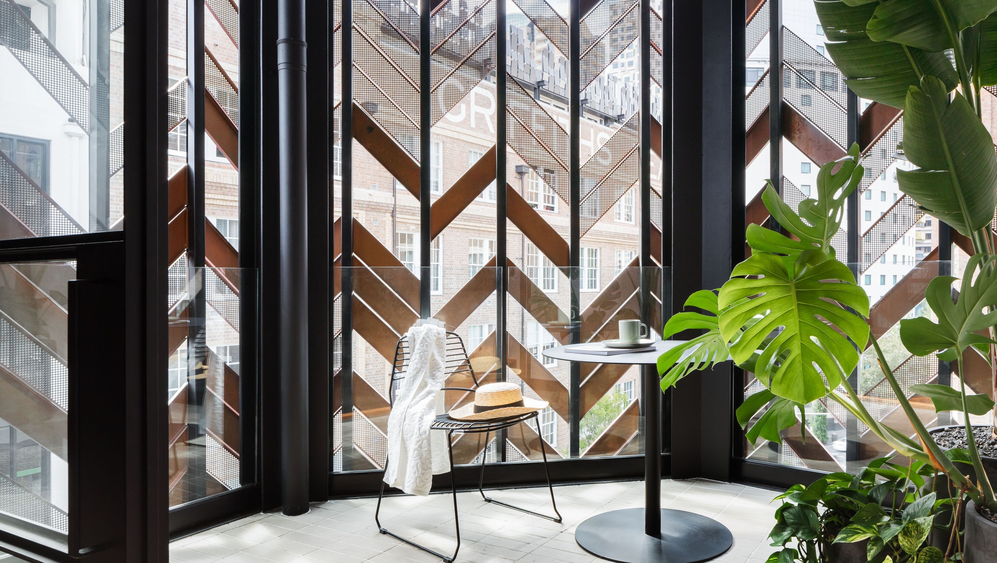 Paramount House Hotel