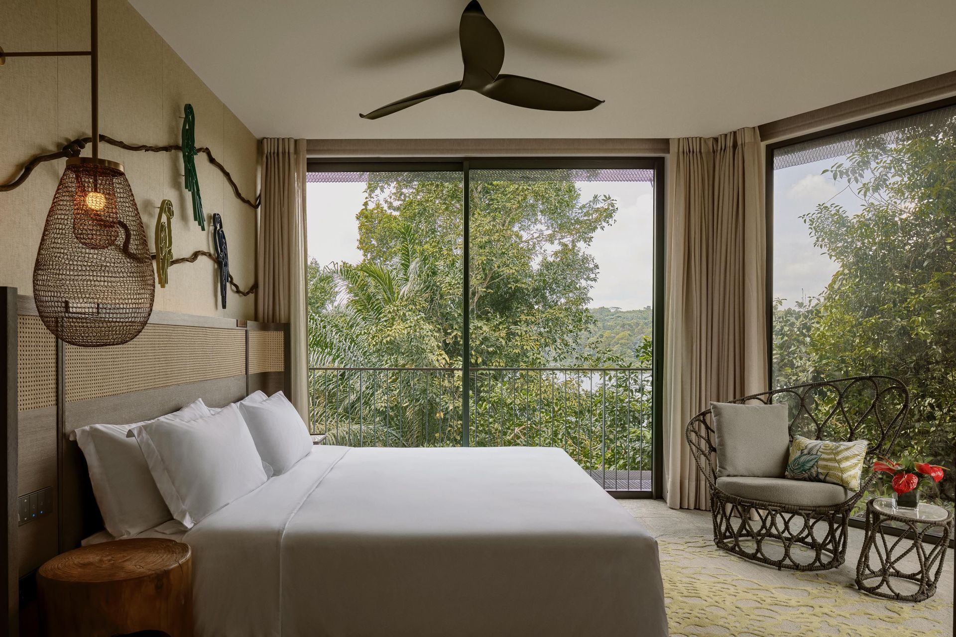 Mandai-BTRainforest-Suite-Bed-2.jpg